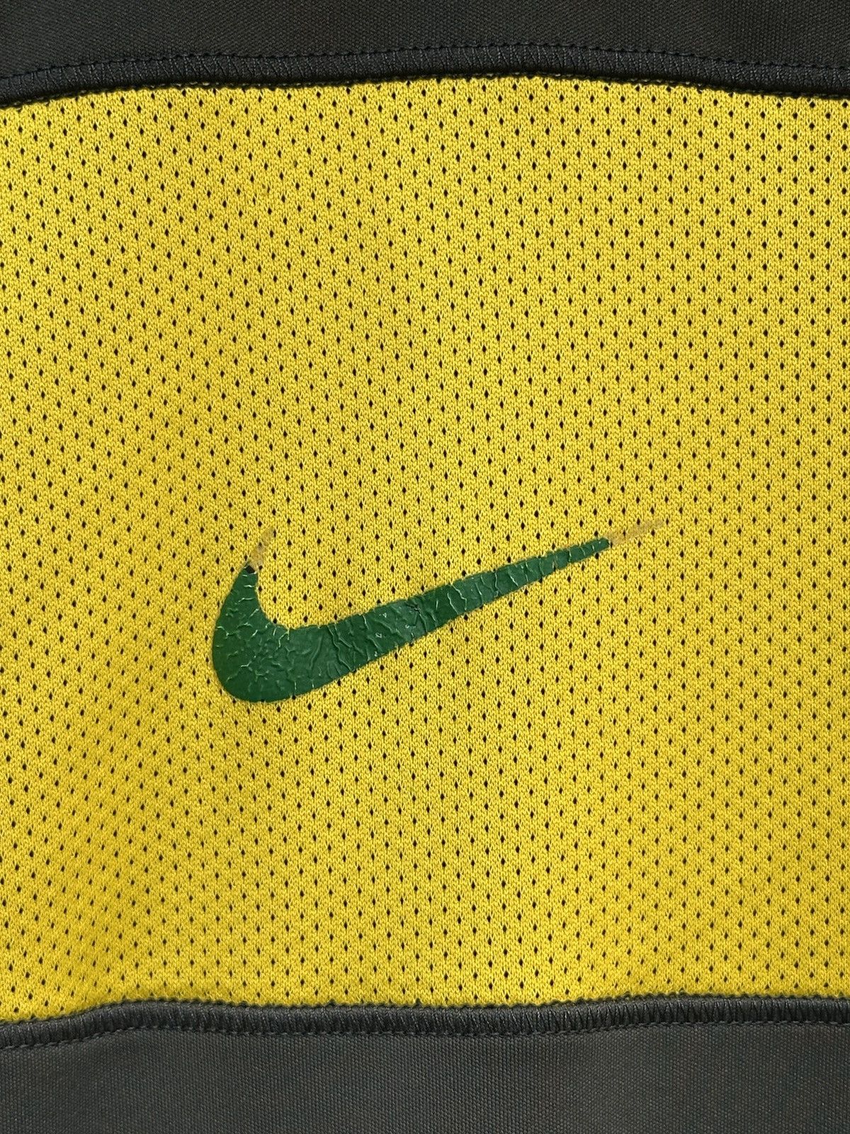 Nike Brazil 2010-11 Total90 Training Jersey Size US L / EU 52-54 / 3 - 13 Thumbnail