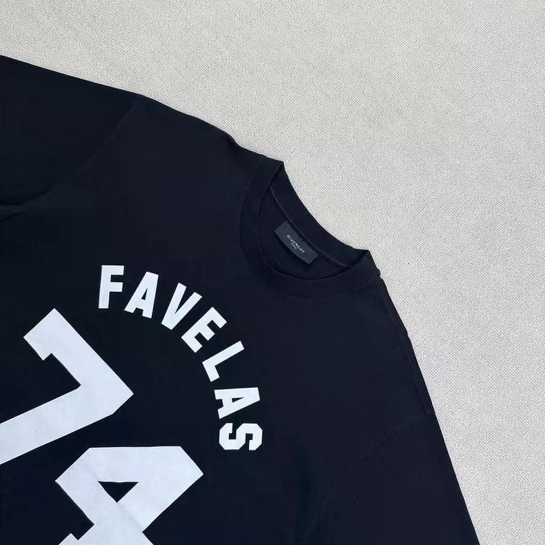 Givenchy Givenchy Givenchy Short Sleeve Favelas 74 TShirt -2507 Size US S / EU 44-46 / 1 - 3 Thumbnail
