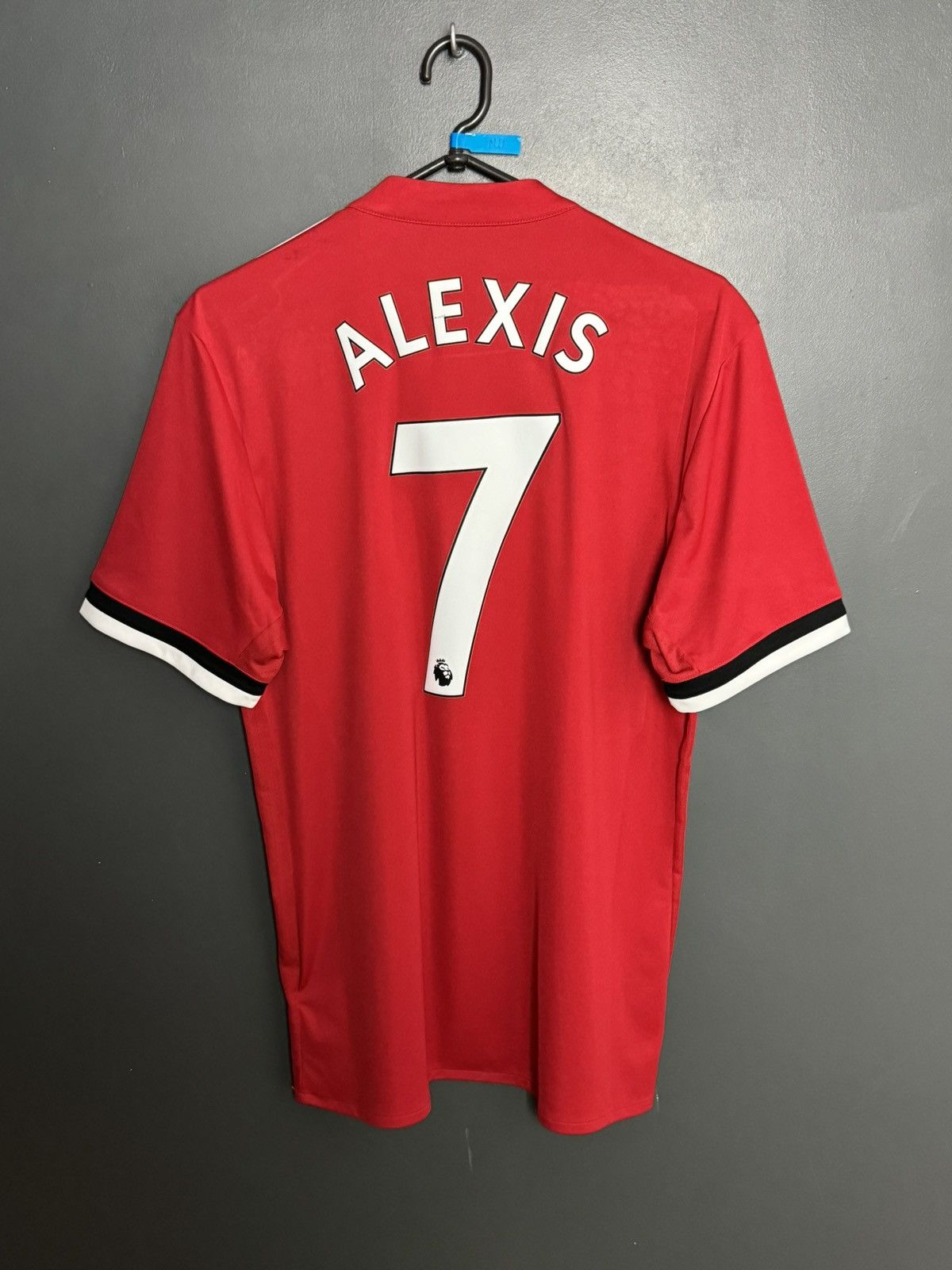Adidas Manchester United 17/18 Home Alexis Sanchez Football Jersey Size US L / EU 52-54 / 3 - 1 Thumbnail