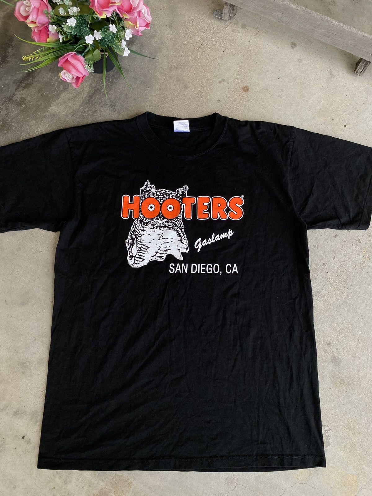 Other Vintage 90s Hooters Orlando Delightfully Graphic Tacky Tee Size US XL / EU 56 / 4 - 2 Thumbnail