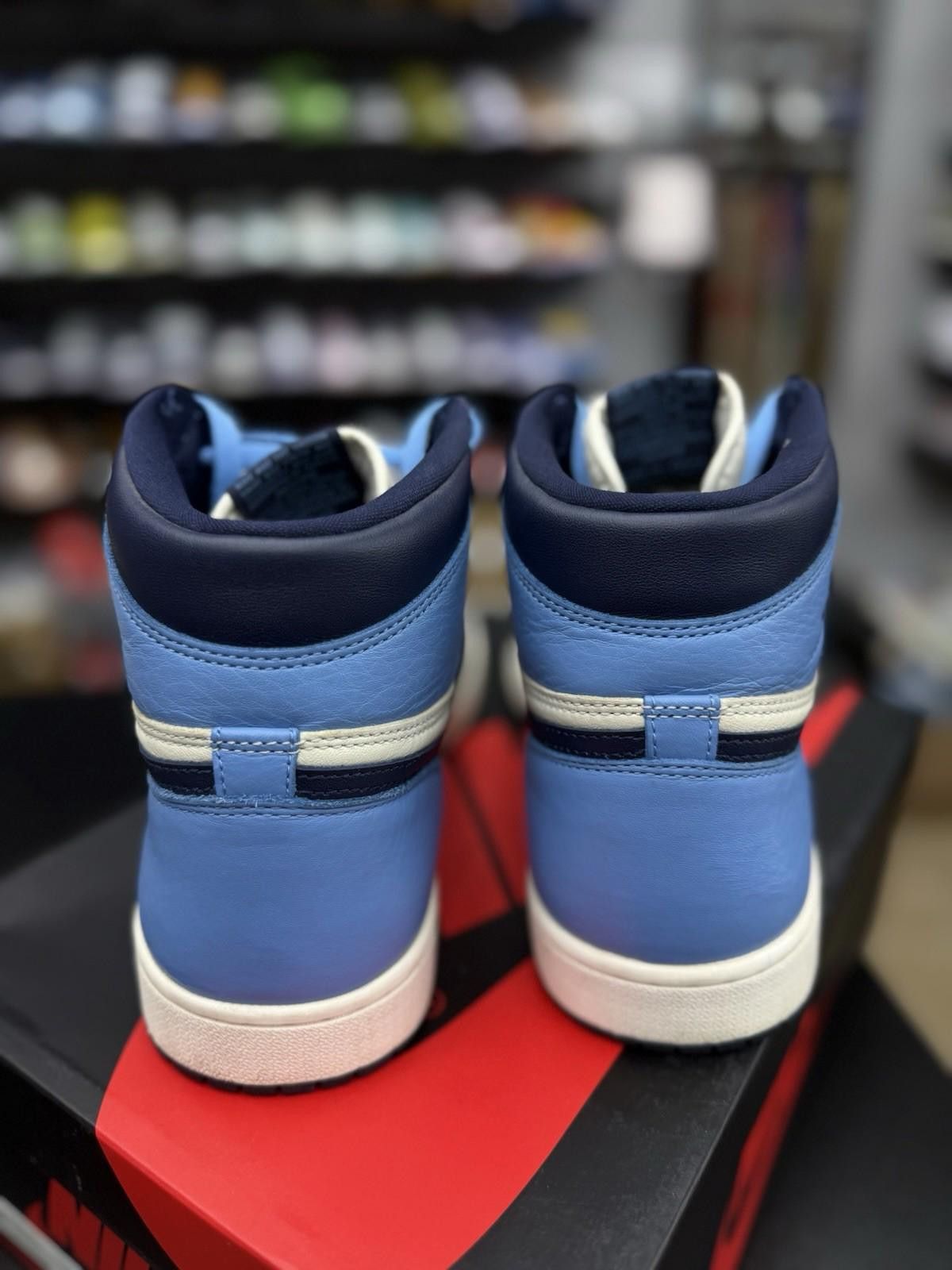 Jordan Brand Size 11 - Jordan 1 Retro OG High Obsidian UNC 2019 Size US 11 / EU 44 - 9 Thumbnail