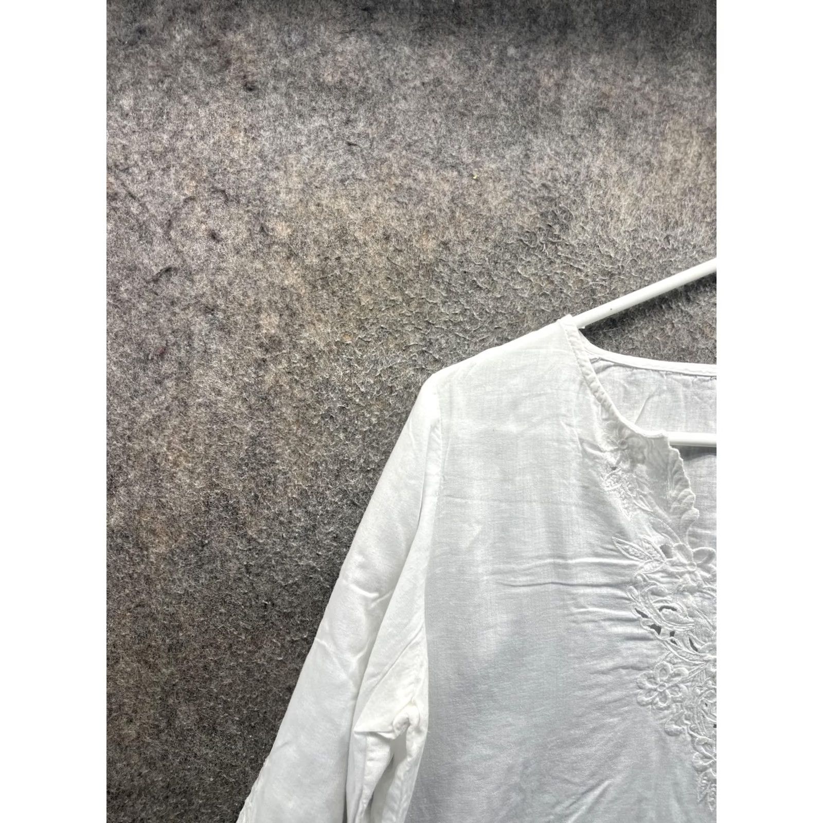 J. Jill J. Jill Tunic Blouse XS White Embroidered V Neck 3/4 Sleeve Top Womens Size XS / US 0-2 / IT 36-38 - 6 Thumbnail