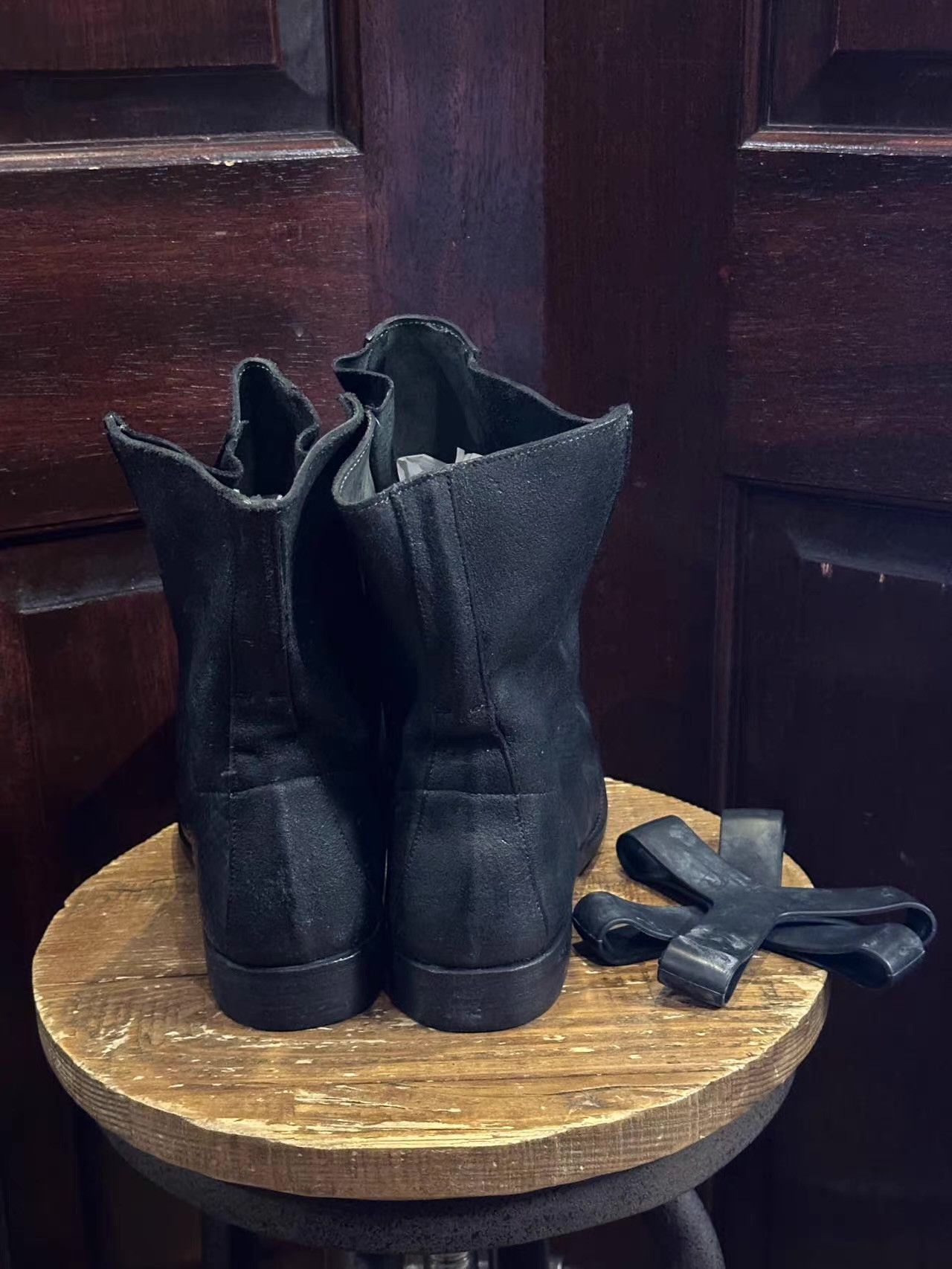A1923 A1923 Black Textured Rubber‑Band Boots Ｑ25 Size US 9.5 / EU 42-43 - 2 Thumbnail