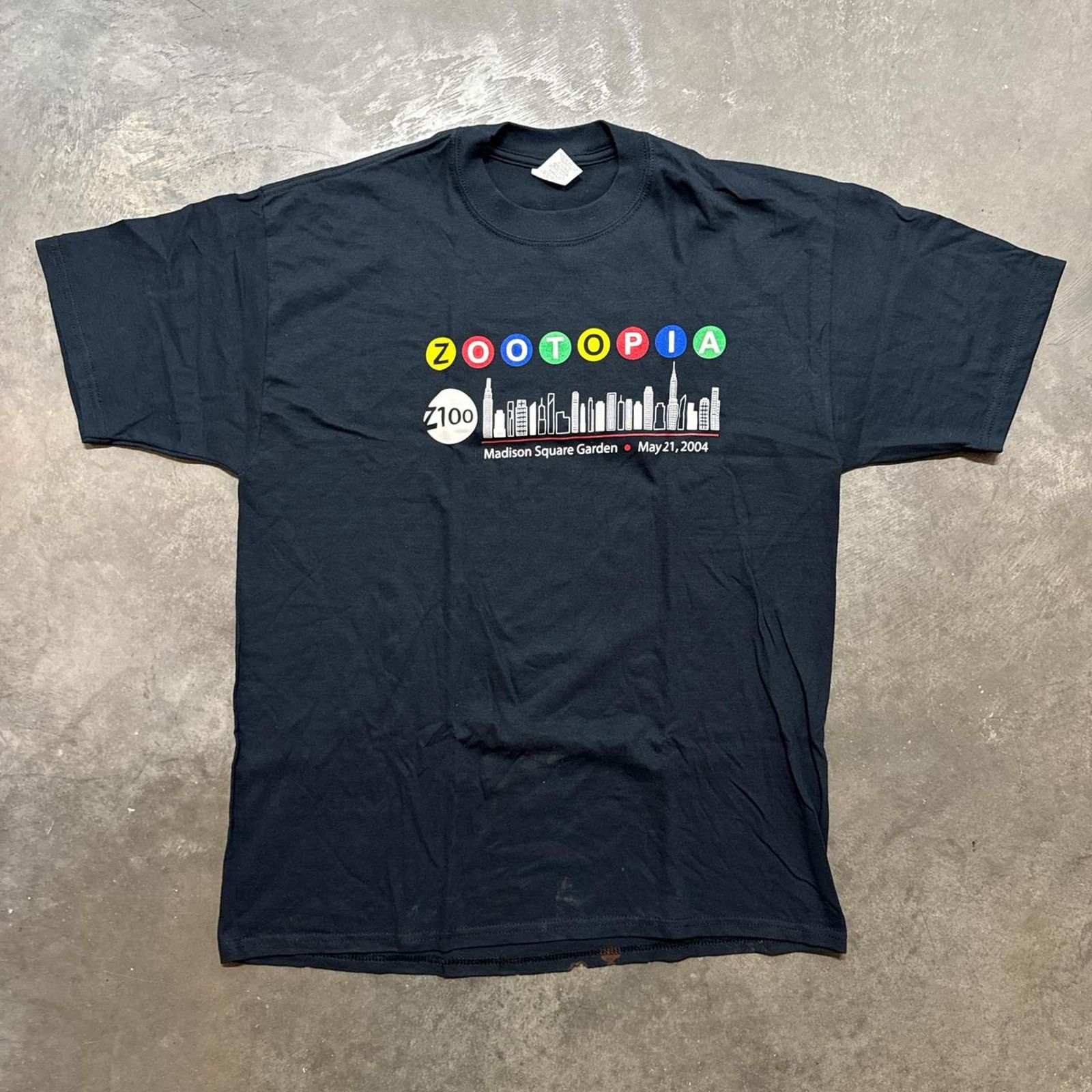 Vintage Vintage New York City Z100 Madison Square Garden T-Shirt Size US XL / EU 56 / 4 - 1 Thumbnail