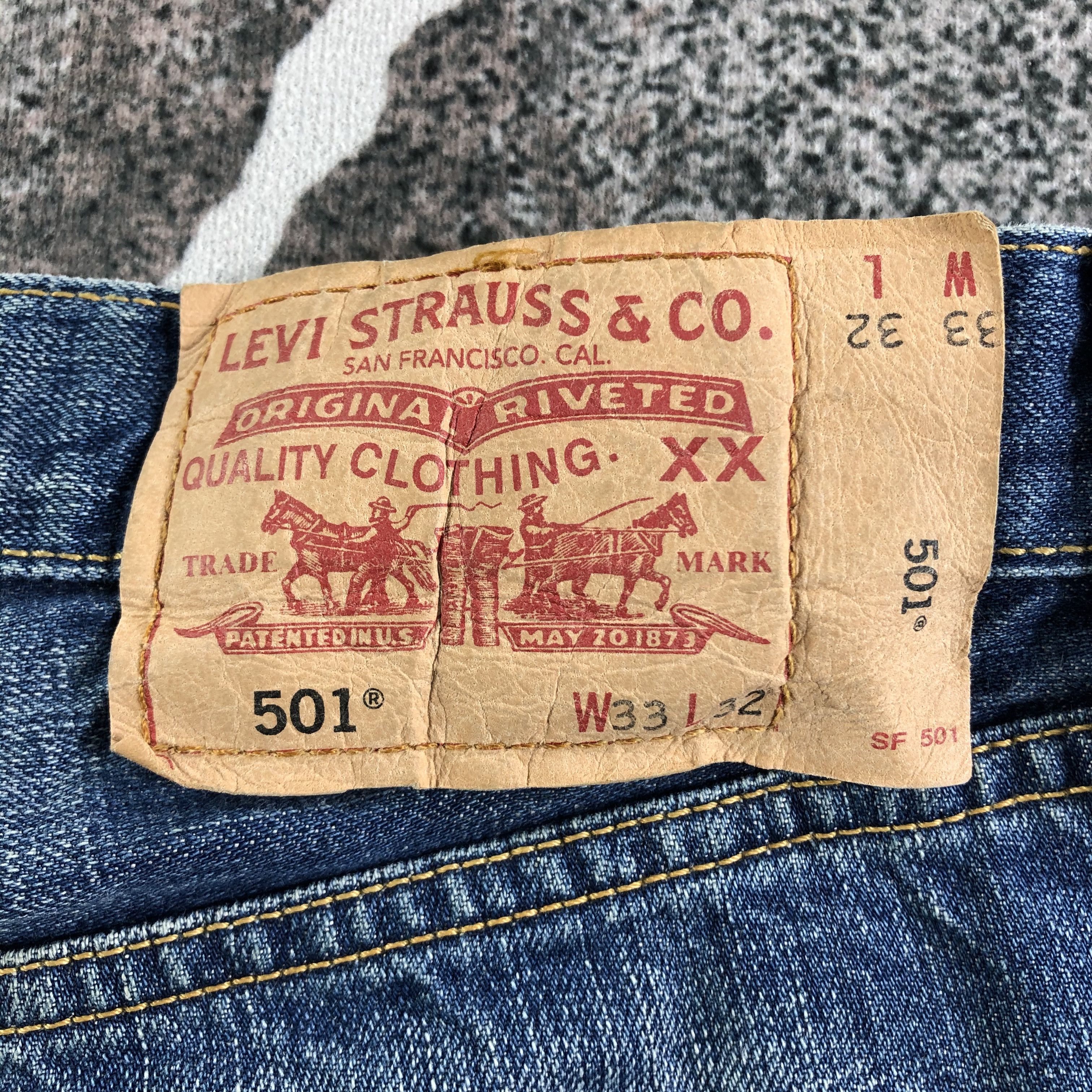 Levi's Vintage Levis 501 Jeans Blue Ripped Denim KJ2575 Size US 33 - 5 Thumbnail