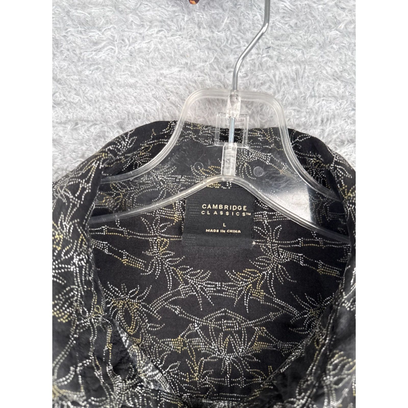 Vintage VINTAGE Cambridge Classics Shirt Men Hawaiian Floral 100% Rayon Button-Up Short Sleeve Blue Black Large Adult 100% Rayon Size US L / EU 52-54 / 3 - 7 Thumbnail