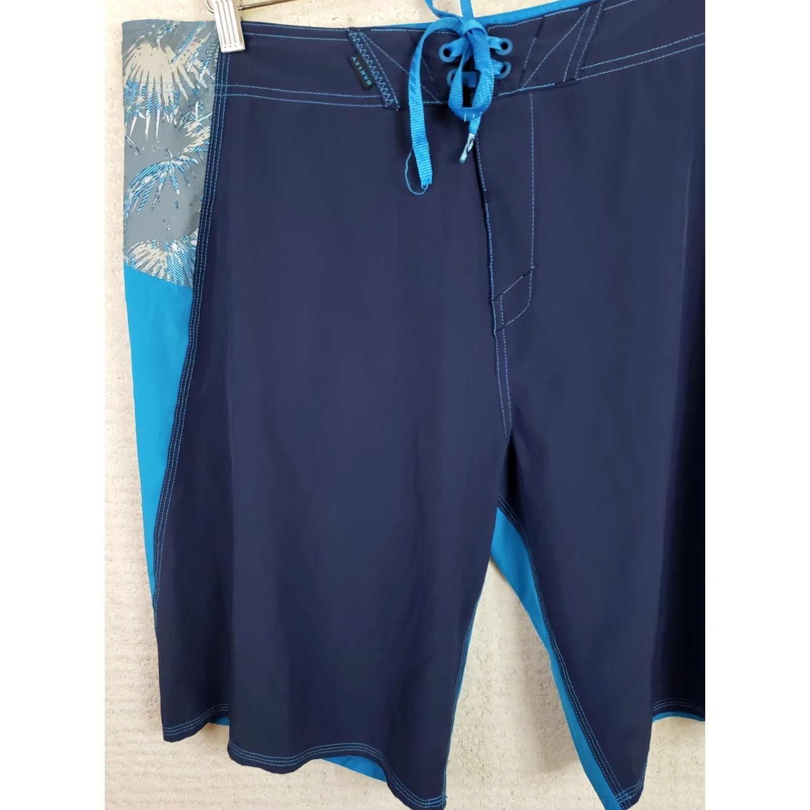 Oakley Oakley Board Shorts Men’s 38x11.5 Blue Surf Beach Swimsuit Drawstring Unlined Pockets Inside Pockets 100% Polyester Regular Mens Size US 38 / EU 54 - 2 Thumbnail