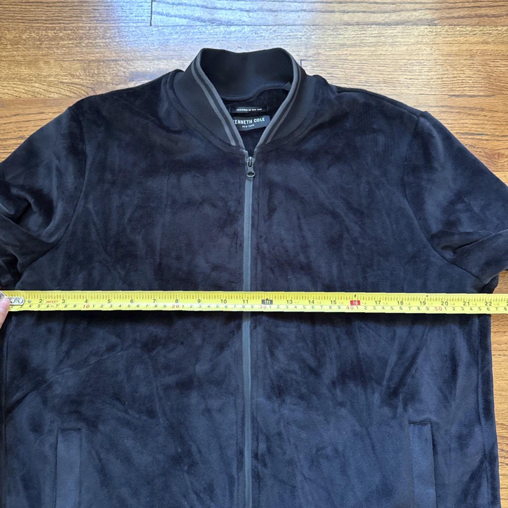 Kenneth Cole Kenneth Cole Mens Velour Full Zip Bomber Jacket M Black Velour Full Zip Bomber Jacket Mens C24 Size US M / EU 48-50 / 2 - 6 Thumbnail