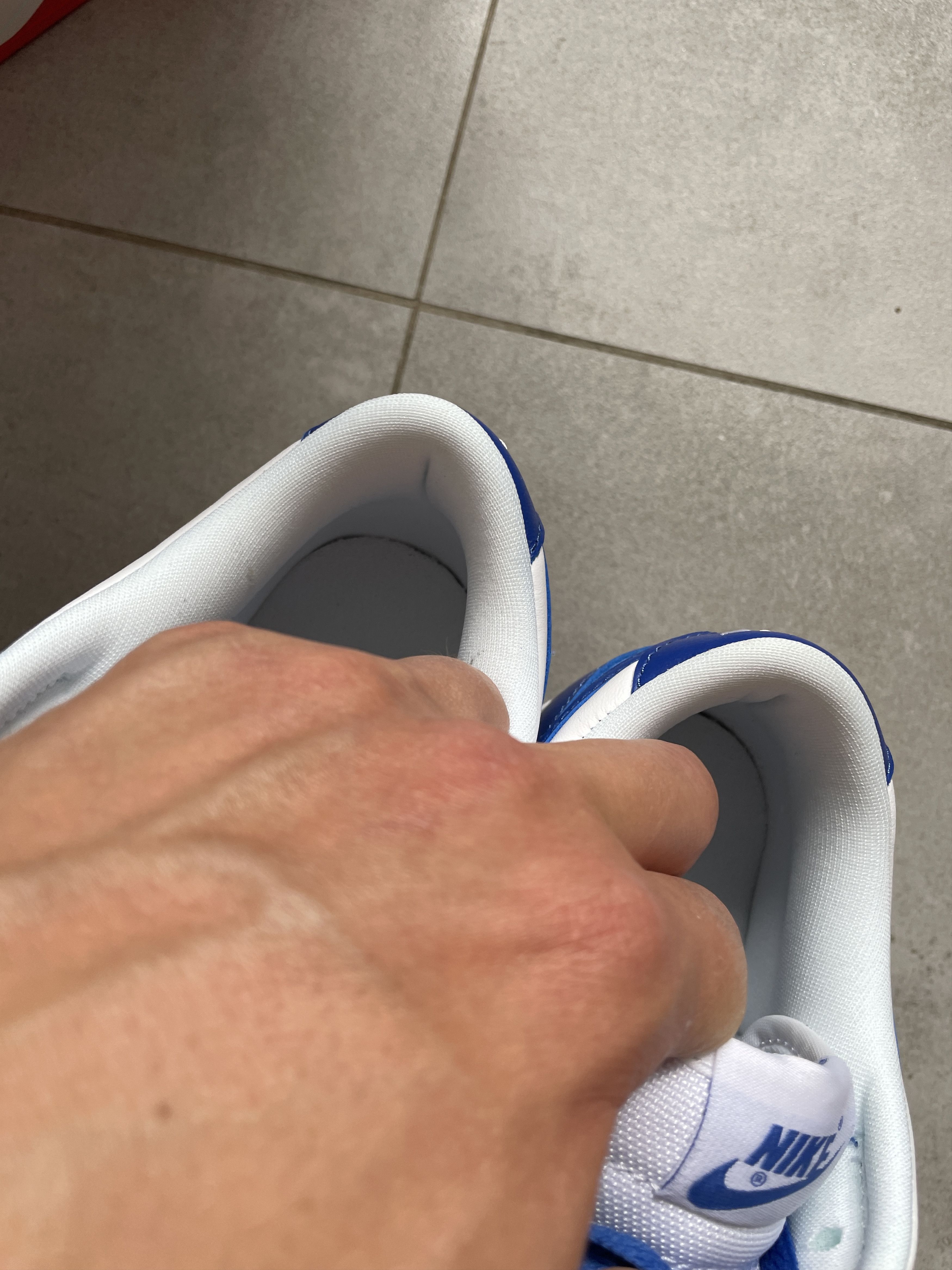 Nike NIKE WMNS DUNK LOW SP WHITE VARSITY ROYAL Size US 5.5 / EU 38 - 6 Thumbnail