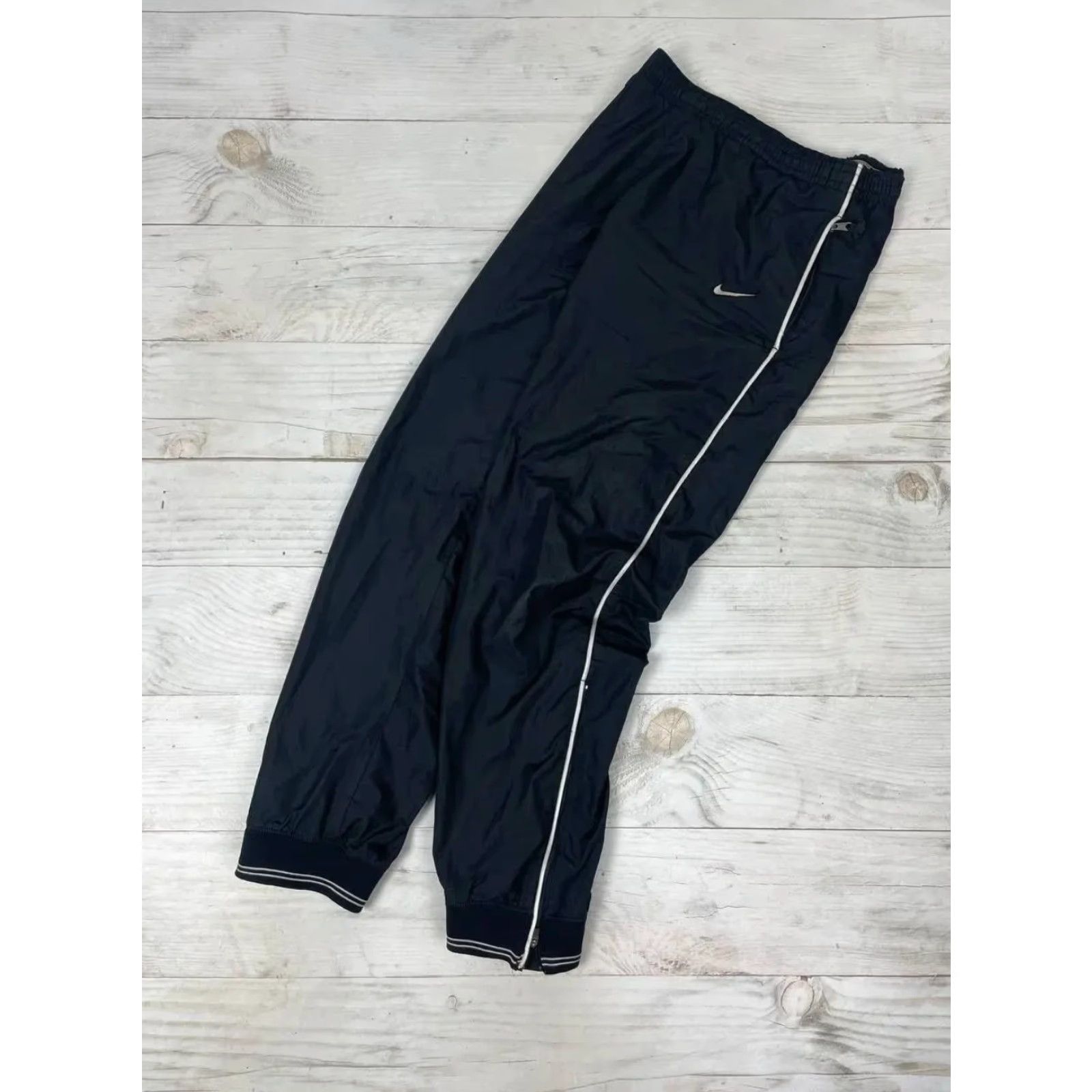 Nike VINTAGE Nike Nylon Track Pants 90s Swoosh Striped Track Pants Men S Black 90s Nike Mens XS? Size US 29 - 2 Thumbnail