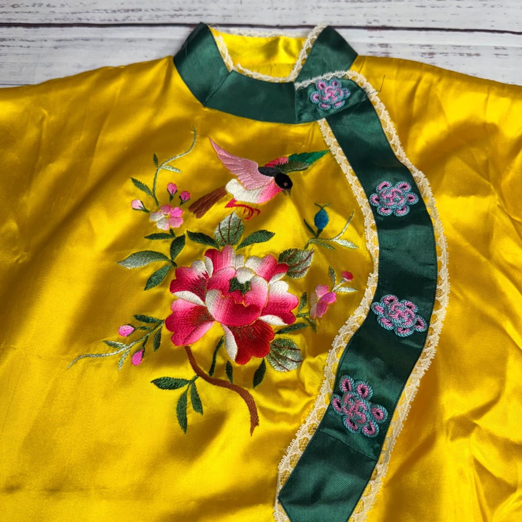 Vintage Vtg 40's-50's Womens Embroidered WWII Souvenir Top M Yellow Lounge Sleep Japan Shirt Womens M Yellow Embroidered WWII Souvenir Top Size M / US 6-8 / IT 42-44 - 5 Thumbnail