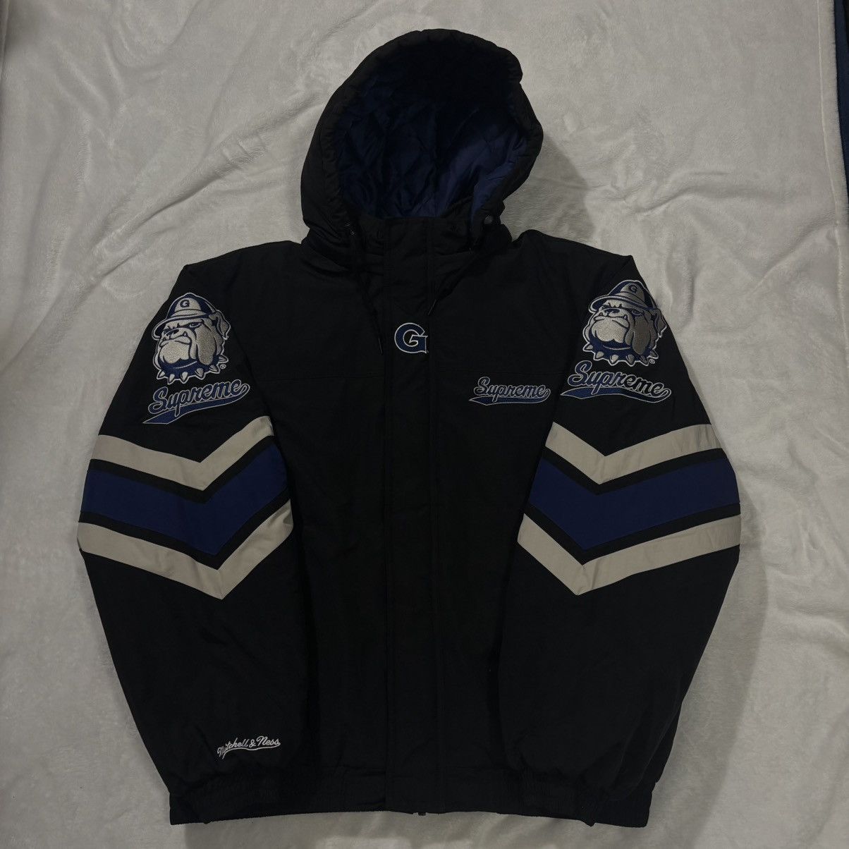 Supreme Supreme Mitchell & Ness NCAA Stadium Jacket Black Large FW24 Size US L / EU 52-54 / 3 - 1 Thumbnail