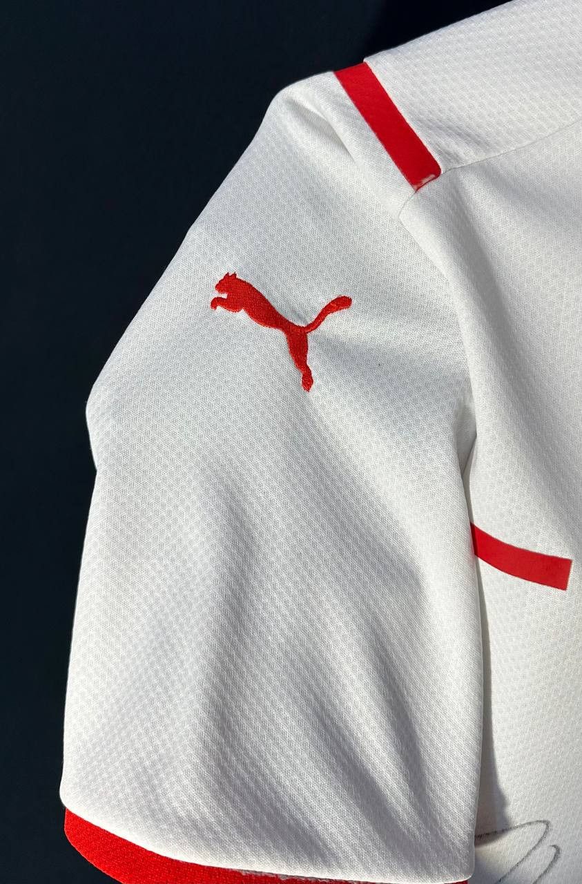 Puma Switzerland Away 2021-2022 Puma football jersey autograph Size US XS / EU 42 / 0 - 3 Thumbnail