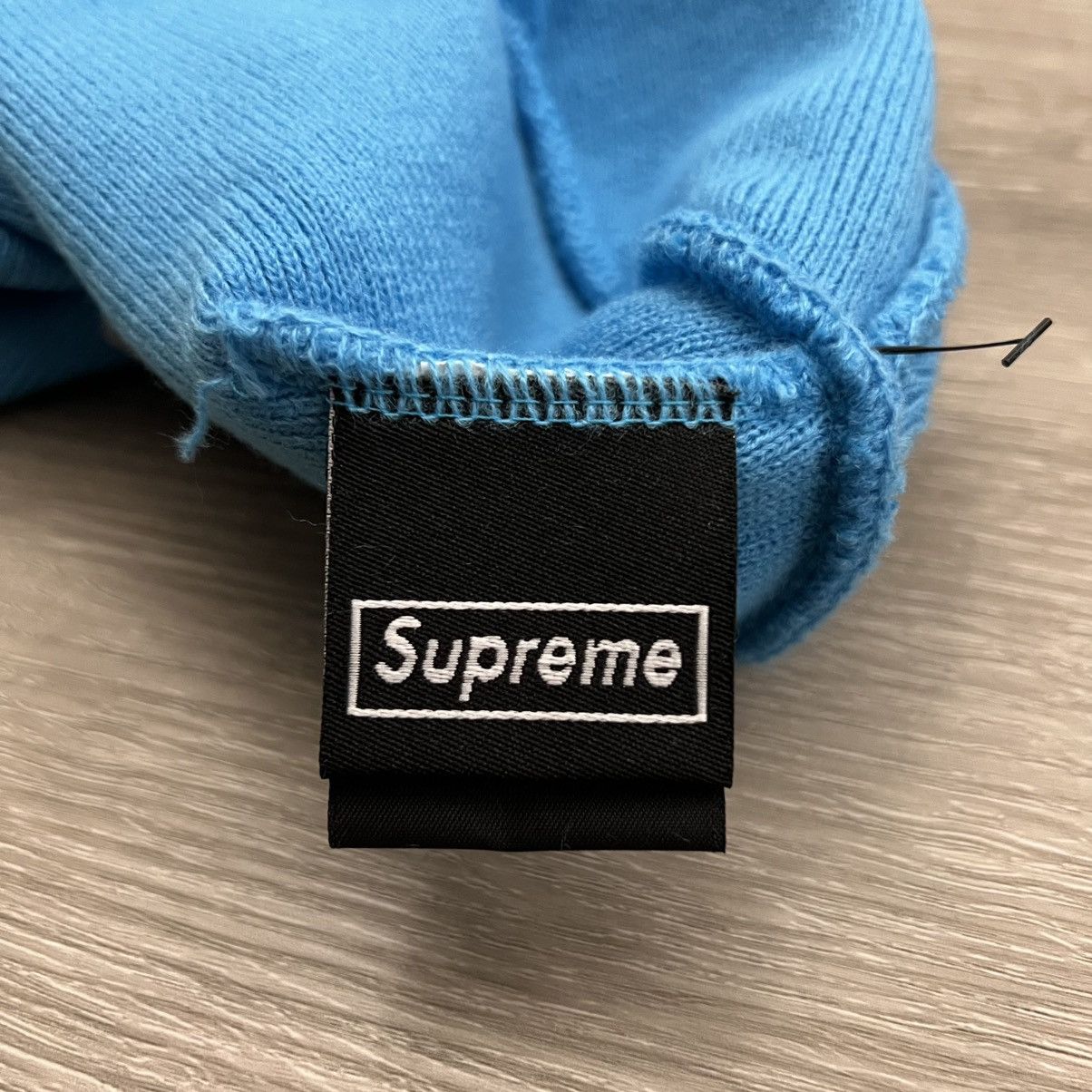 New Era × Supreme Supreme New Era Box Logo Beanie FW25 Cyan Size ONE SIZE - 7 Thumbnail