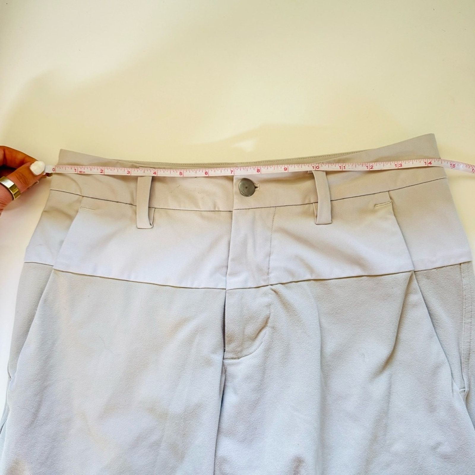 Lululemon LULULEMON Cream Tan Khaki Two Tone Casual Flat 10” Shorts 30 Size US 30 / EU 46 - 7 Thumbnail