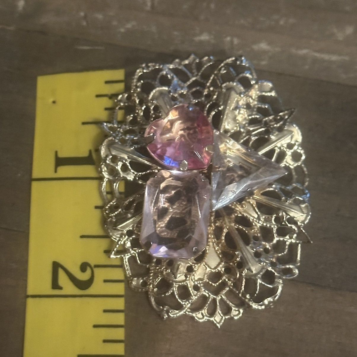 Vintage Vintage gold tone pink gemstone filigree brooch Size ONE SIZE - 3 Thumbnail