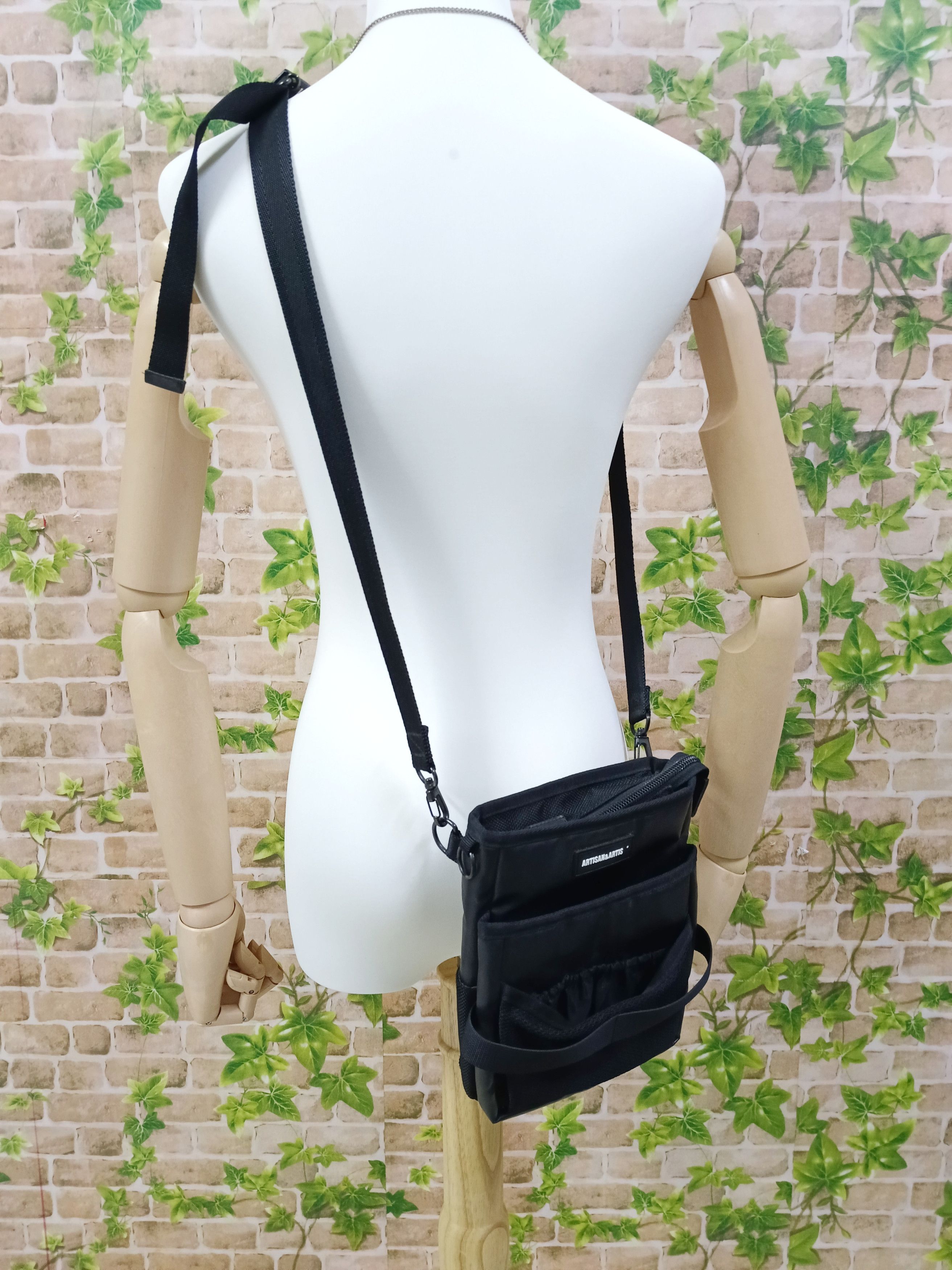 Artisan Outfitters ARTISAN&ARTIST SLING BAG Size ONE SIZE - 2 Thumbnail