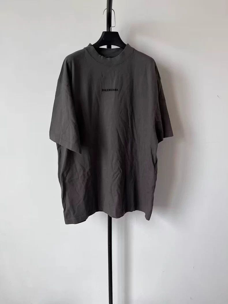 Balenciaga Balenciaga FW22 Logo Embroidered Short Sleeve T-shirt - dmc Size US L / EU 52-54 / 3 - 1 Thumbnail
