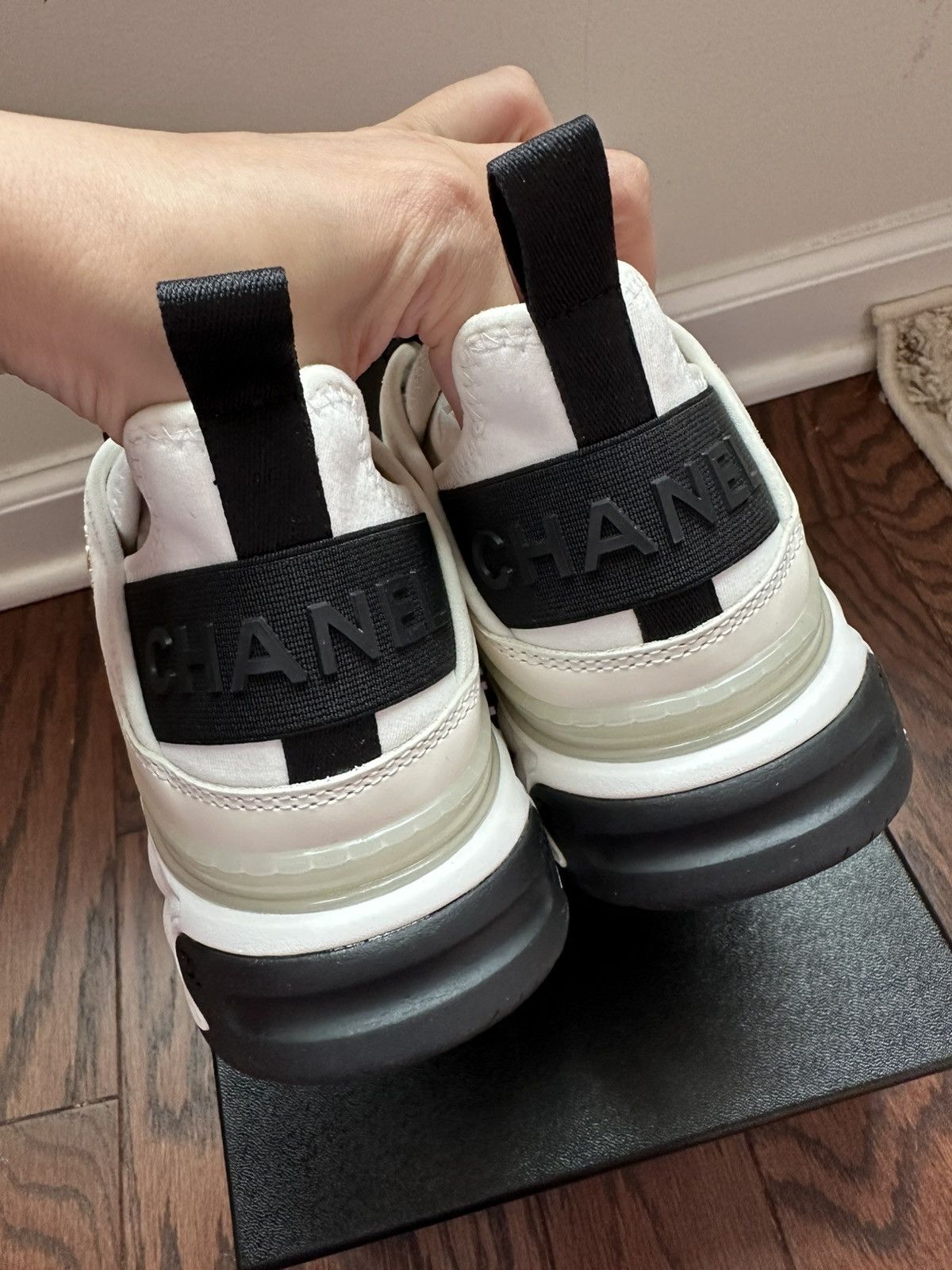Chanel Chanel REV Sneaker Ivory size 35.5 Size US 5.5 / IT 35.5 - 7 Thumbnail