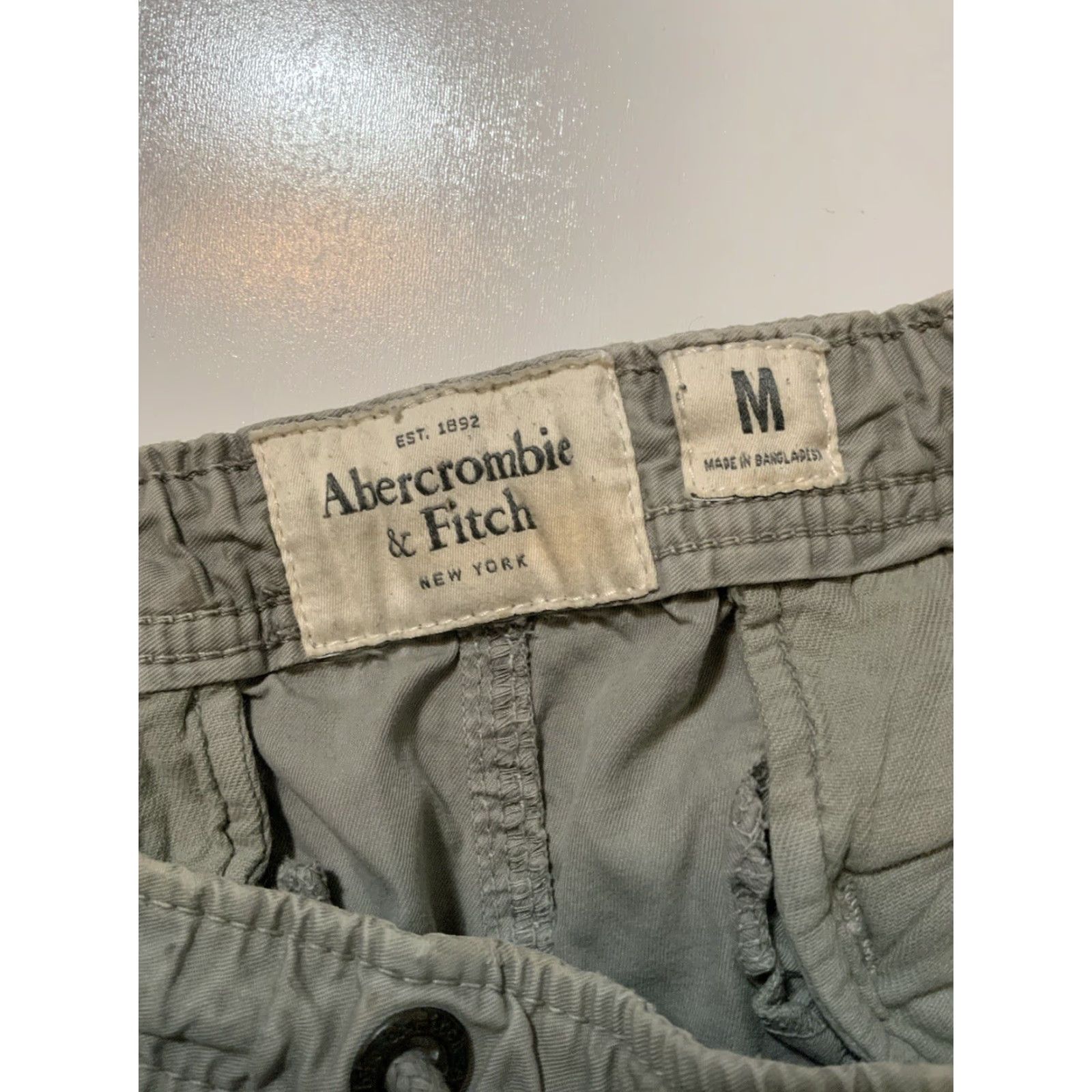 Abercrombie & Fitch Abercrombie & Fitch New York Grey Cargo Cotton Twill Drawstring Shorts Sz. M Men Cargo Shorts Grey M Size US 31 - 4 Thumbnail