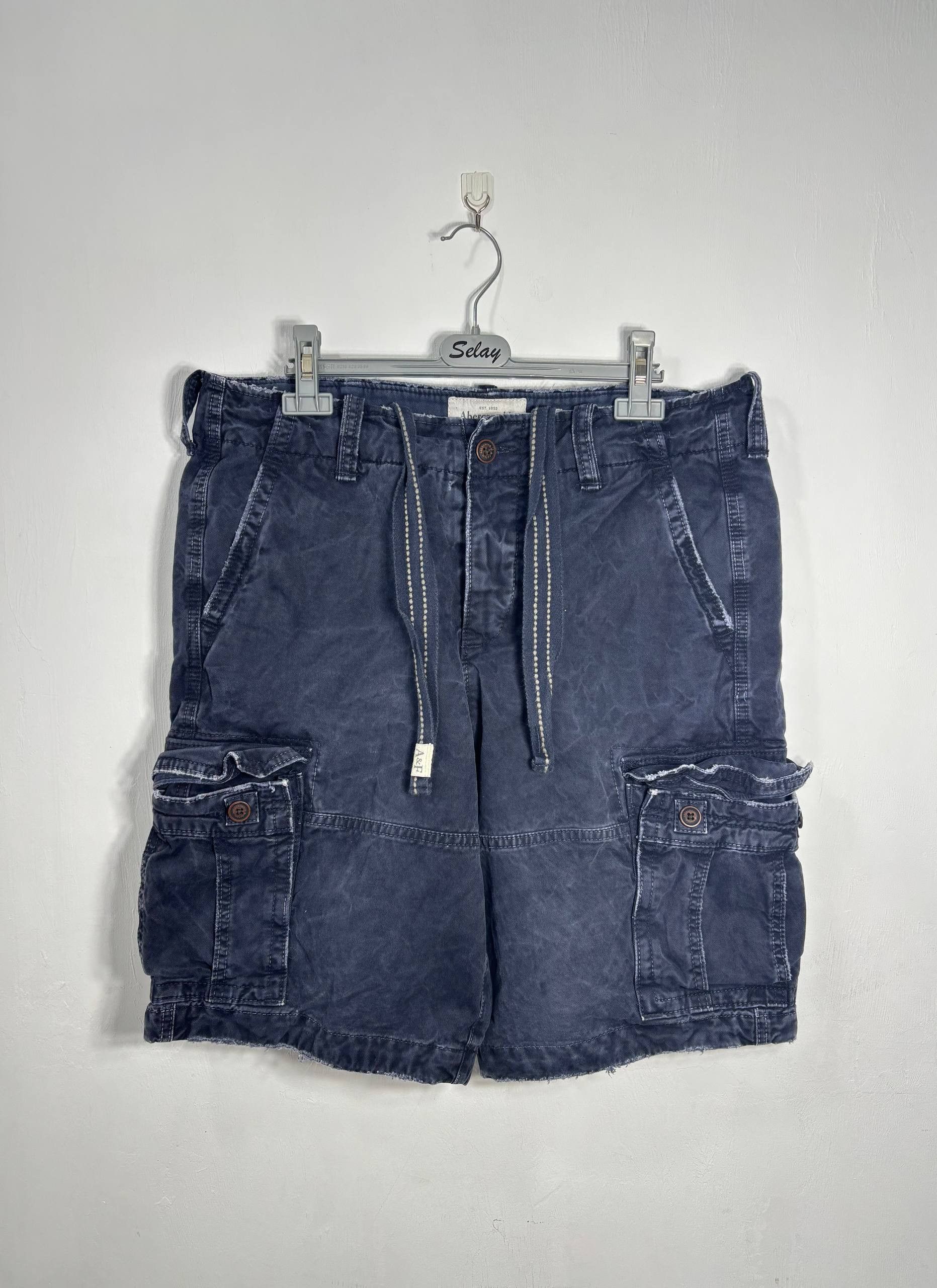 Abercrombie & Fitch Abercrombie Fitch Y2K Cargo Fade Distressed Bermuda Shorts Size US 33 - 3 Thumbnail