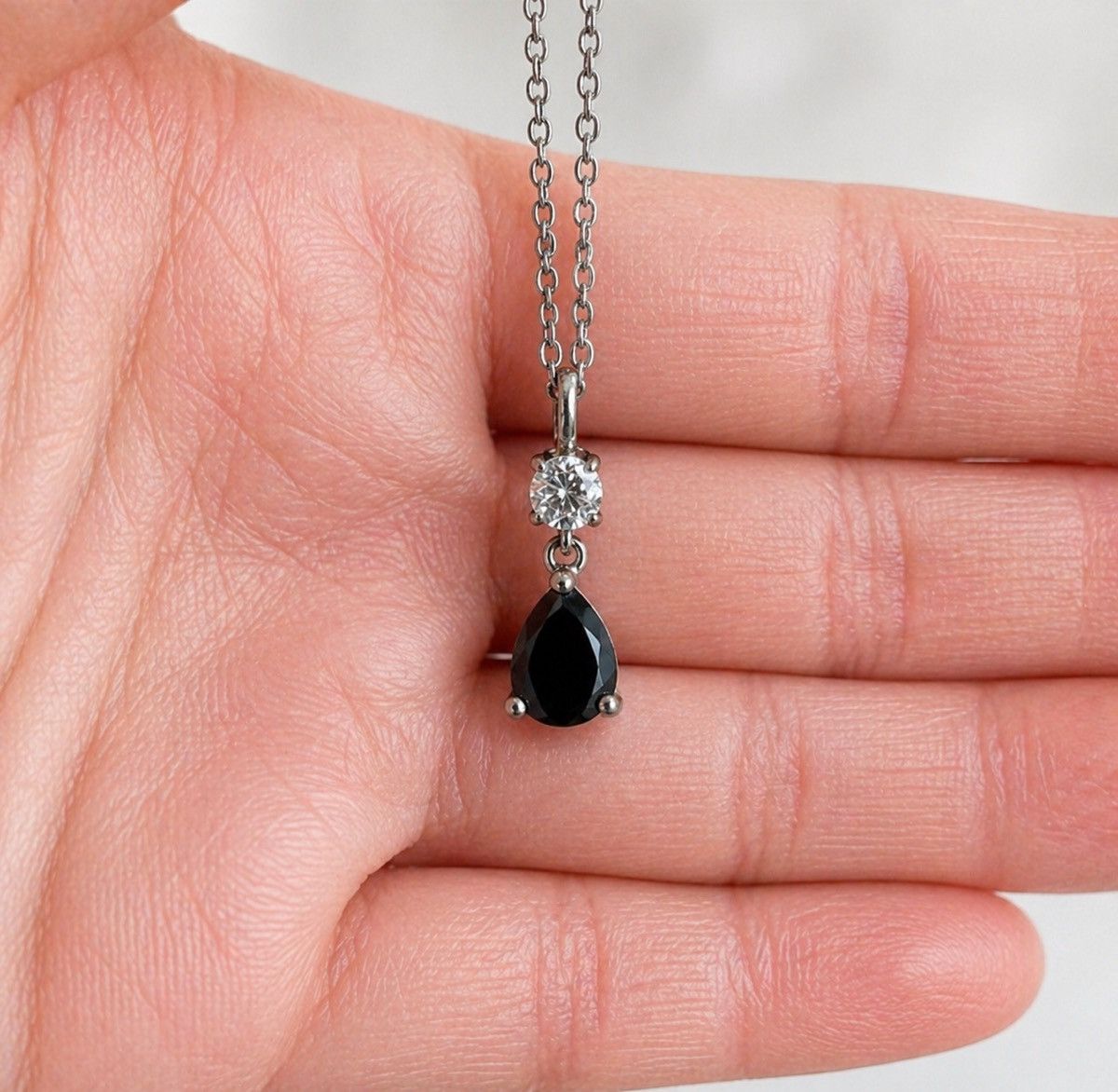 Other Beautiful tear drop necklace Size ONE SIZE - 2 Thumbnail