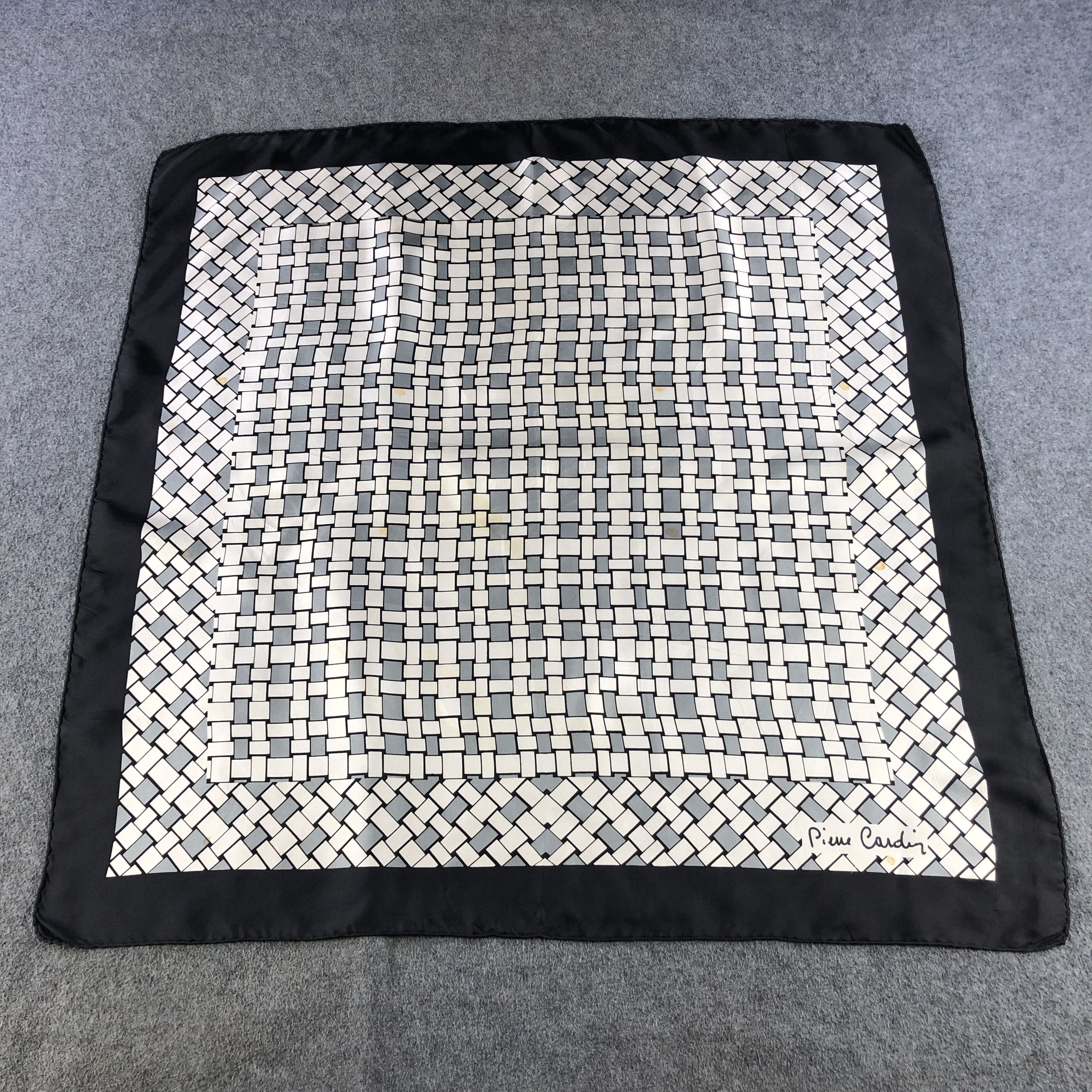 Pierre Cardin Pierre Cardin Luxury Hand Rolled Silk Scarf M1102 Size ONE SIZE - 2 Thumbnail