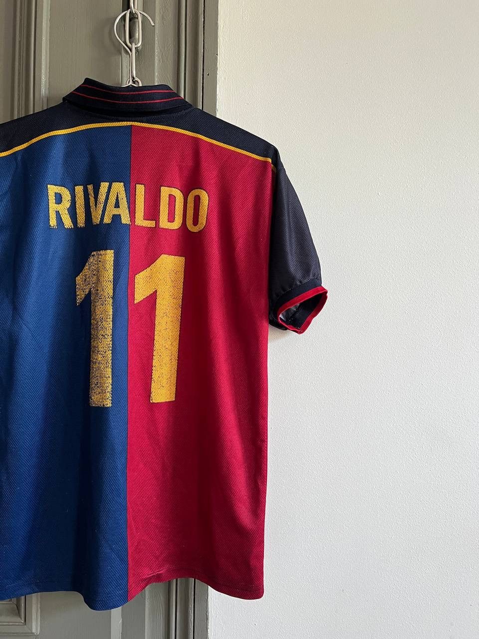 Vintage Vintage 1899-1999 Rivaldo F.C Barcelona 90s Soccer Jersey Size US S / EU 44-46 / 1 - 5 Thumbnail