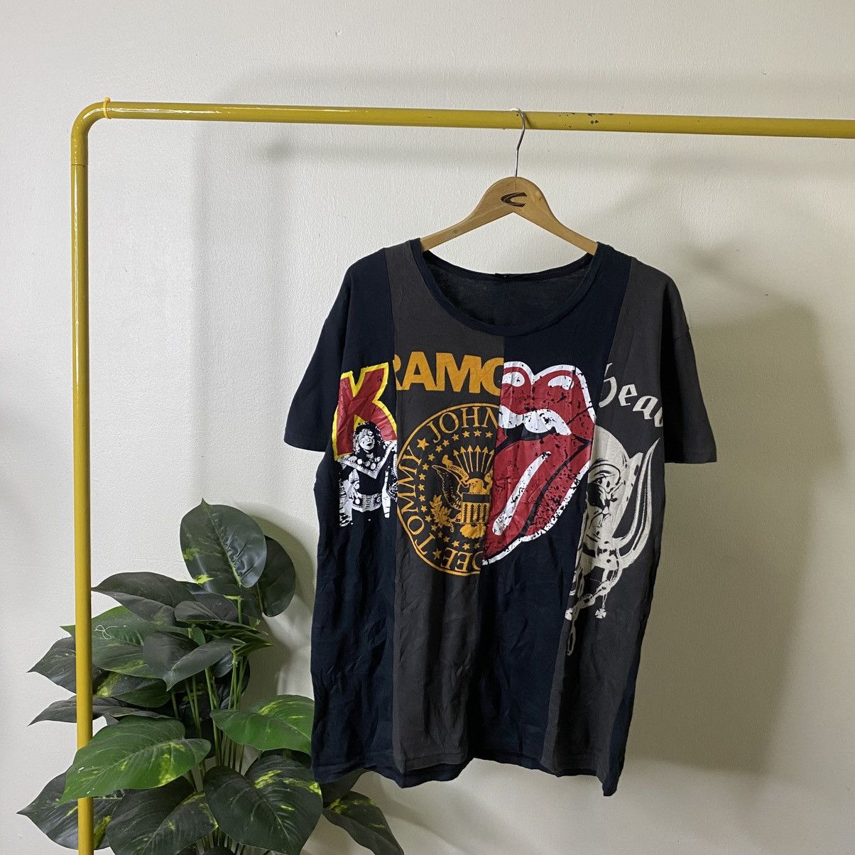 Vintage Compilation Band T Shirt For Rebels Punk Grunge Style Size US L / EU 52-54 / 3 - 1 Thumbnail