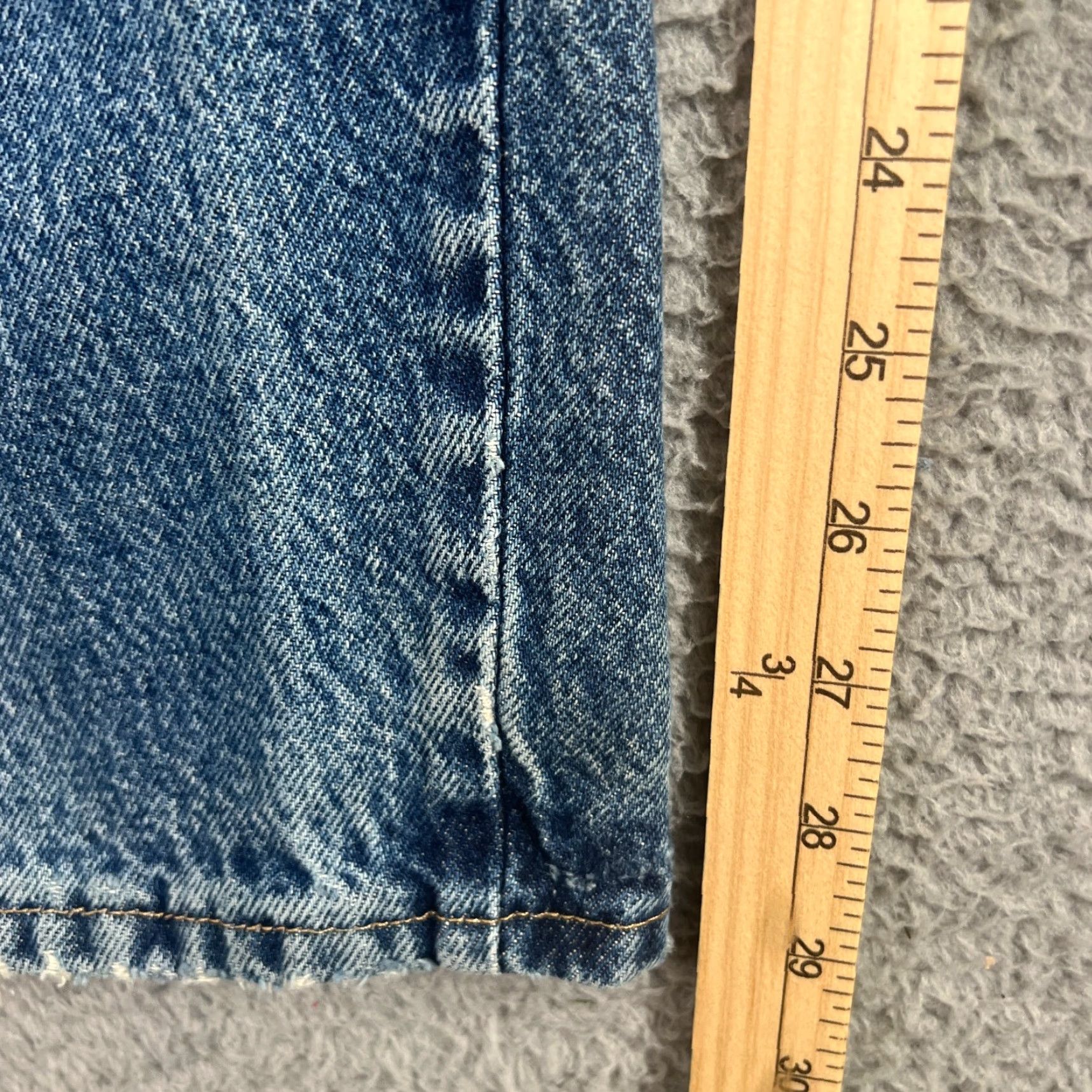 Wrangler Wrangler Jeans Men's 34x30 Denim Relaxed Fit Workwear 5-Pocket USA Distressed 2000s Mens Size US 34 / EU 50 - 7 Thumbnail