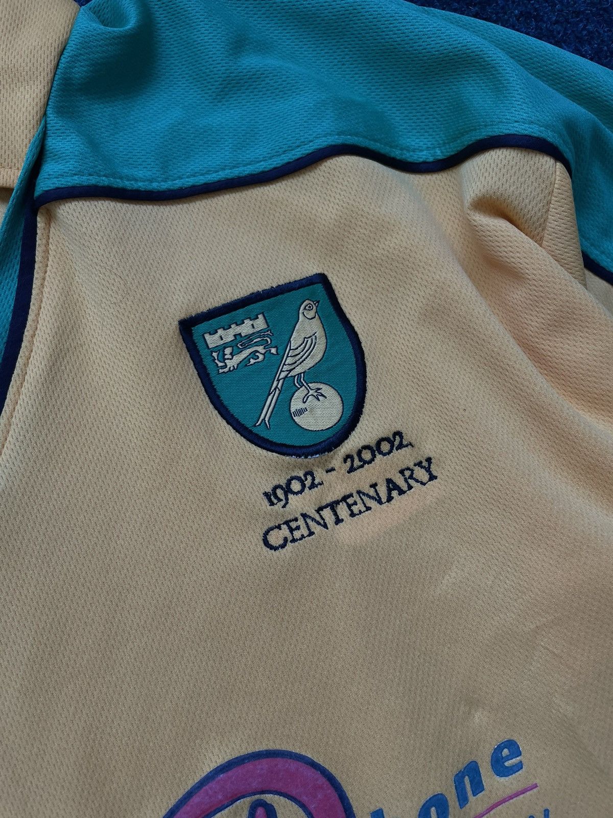 NORWICH CITY CENTENARY 2002 FOOTBALL ADULT AUTHENTIC VINTAGE