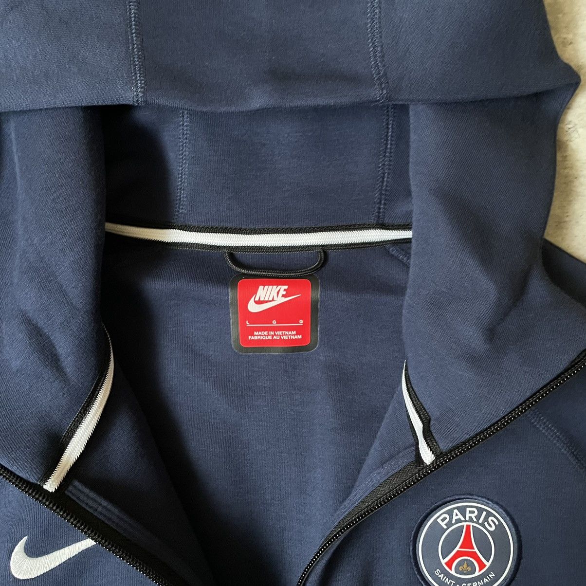 Nike × Vintage NWT Nike x PSG Tech Flecce Zip-Up Hoodie Size US L / EU 52-54 / 3 - 4 Thumbnail