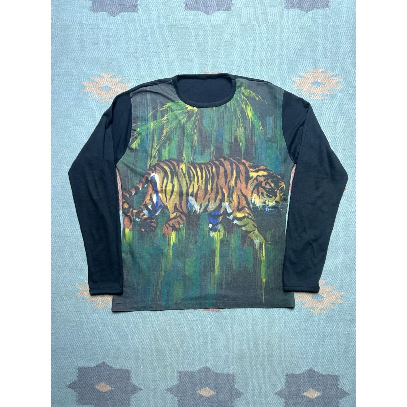 Vintage VINTAGE Tiger Print Long Sleeve T Shirt Nature Animal M/L Black Mens T-Shirt M & M 70s Size US L / EU 52-54 / 3 - 2 Thumbnail