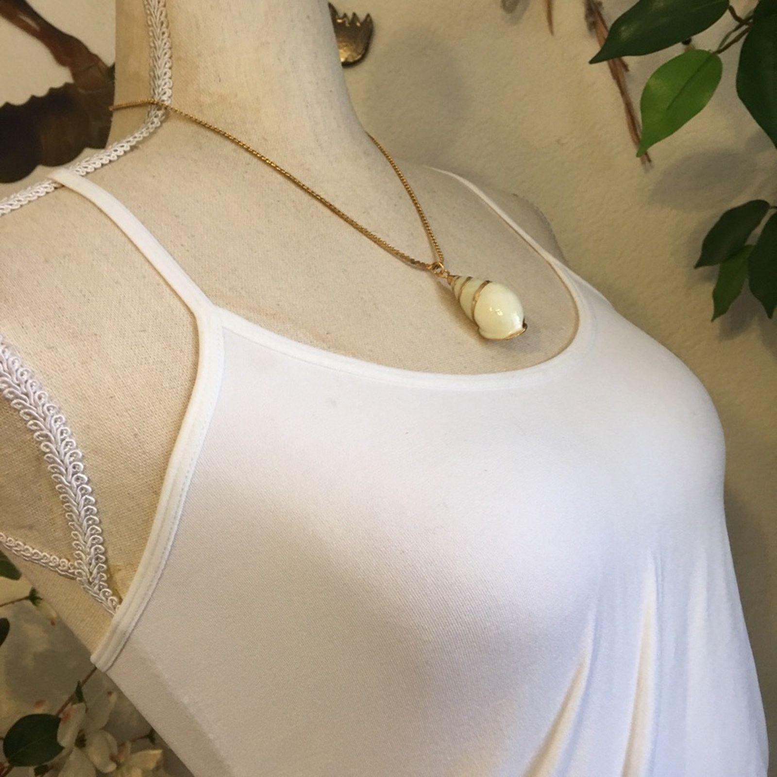 Vintage Vintage natural tulip shell pendant on chain Size ONE SIZE - 2 Thumbnail
