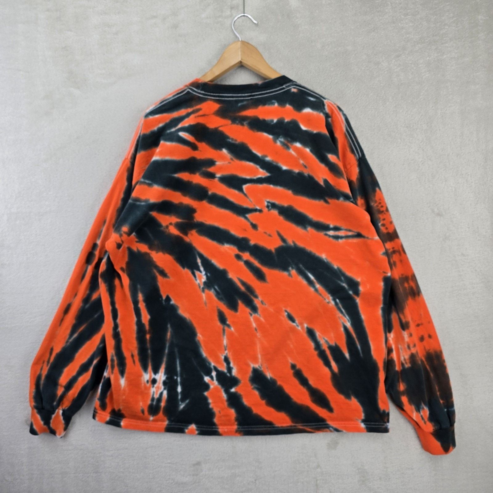 Gildan Vintage Tiger Break Through Shirt Mens XXL Tie Dye Y2K Size US XXL / EU 58 / 5 - 6 Thumbnail