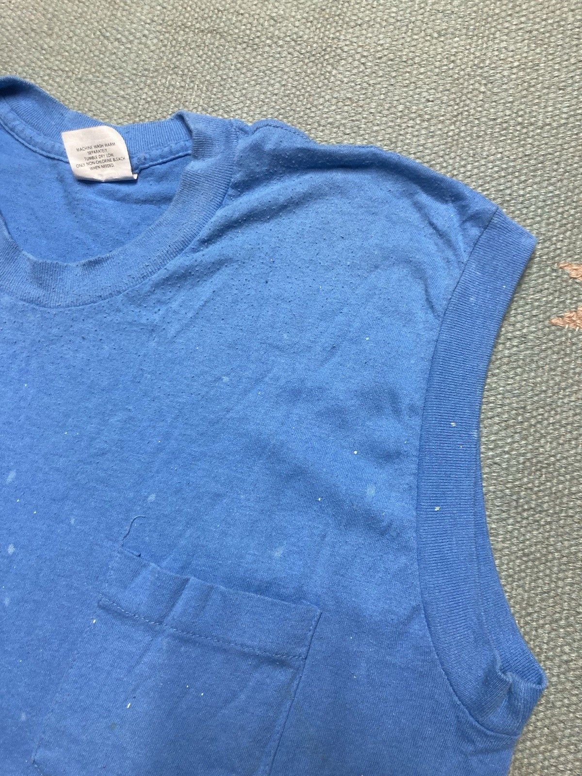 Vintage Vintage 80s pocket t shirt blank light blue paint soft large Size US L / EU 52-54 / 3 - 7 Thumbnail