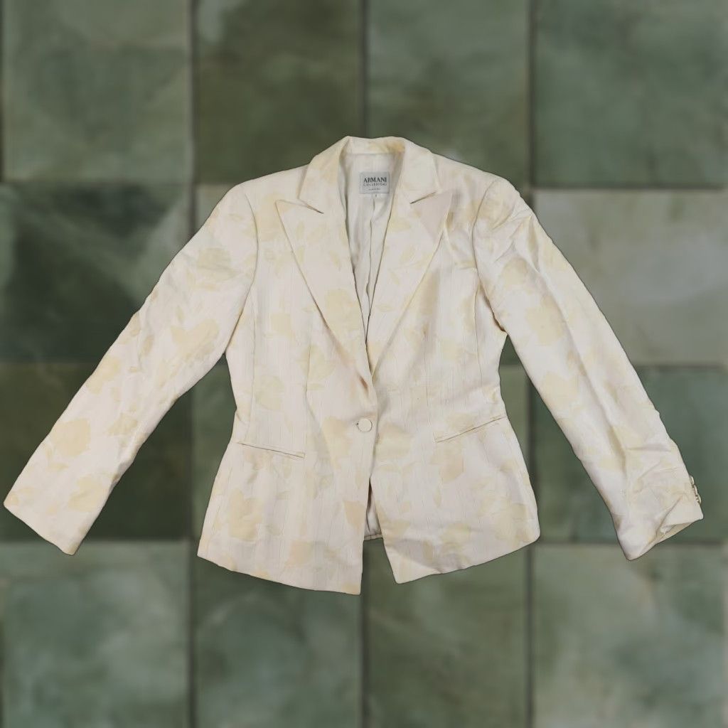 Armani Armani Collezioni Blazer Womens Size 6 Beige Striped Wool Blend Stitched Collared Lined Button Blazer Womens Size 6 Beige Striped Wool Blend Size M / US 6-8 / IT 42-44 - 1 Thumbnail