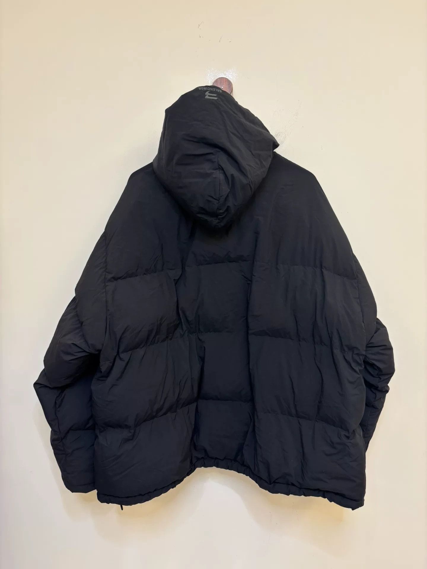 Balenciaga balenciaga black hooded puffer jacket Size US L / EU 52-54 / 3 - 6 Thumbnail