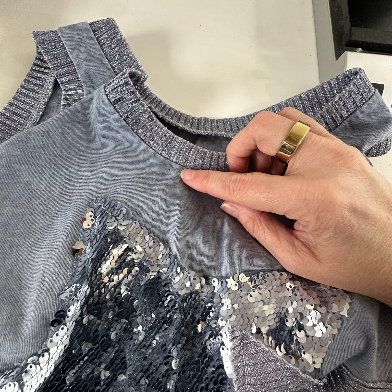 Other Gray Blue Knit Sleeveless Scoop Neck Tank Sequined Stars Med Size M / US 6-8 / IT 42-44 - 10 Thumbnail