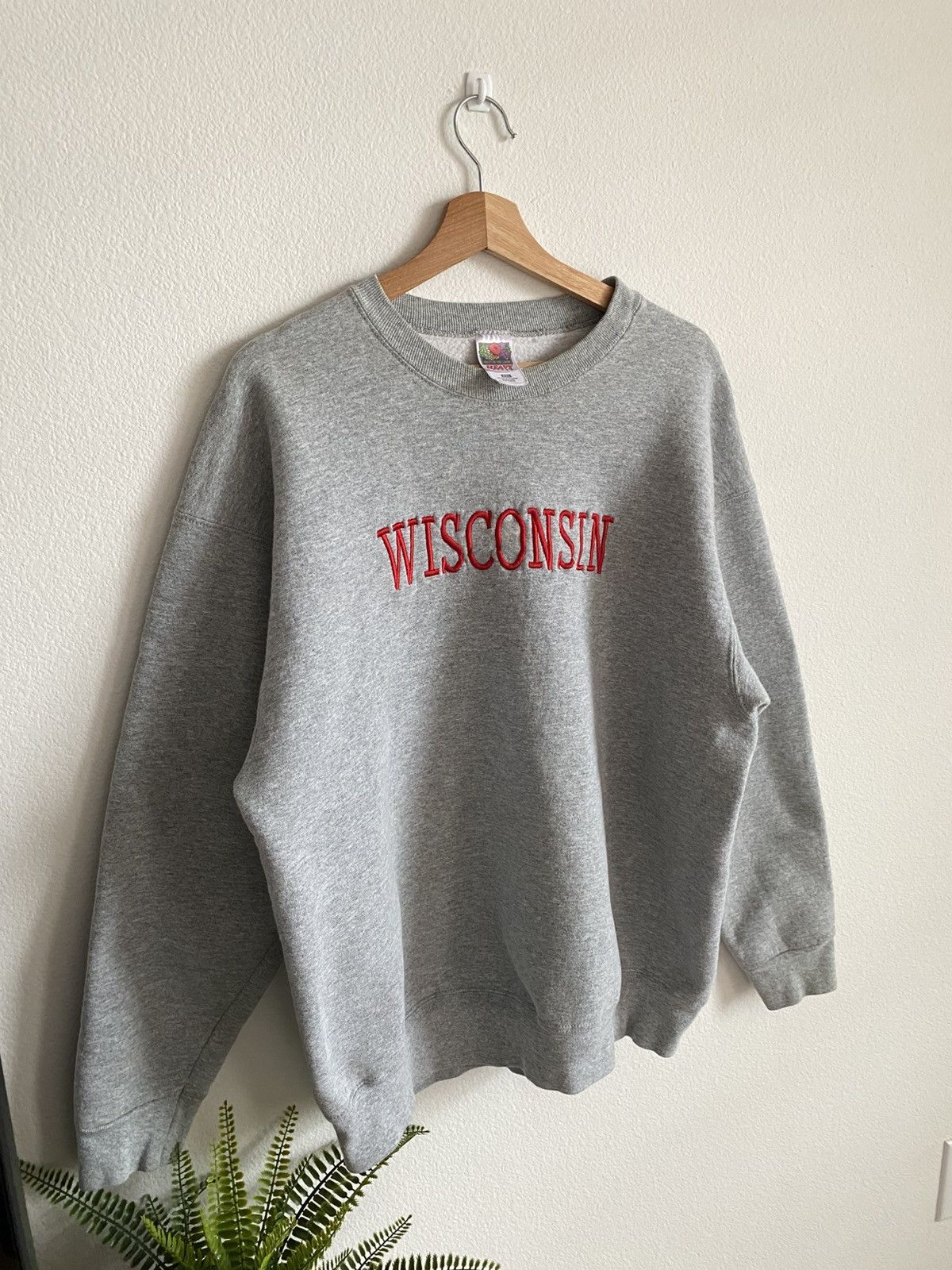 Vintage Vintage 00s Wisconsin University Crewneck Sweatshirt Size US XXL / EU 58 / 5 - 2 Thumbnail