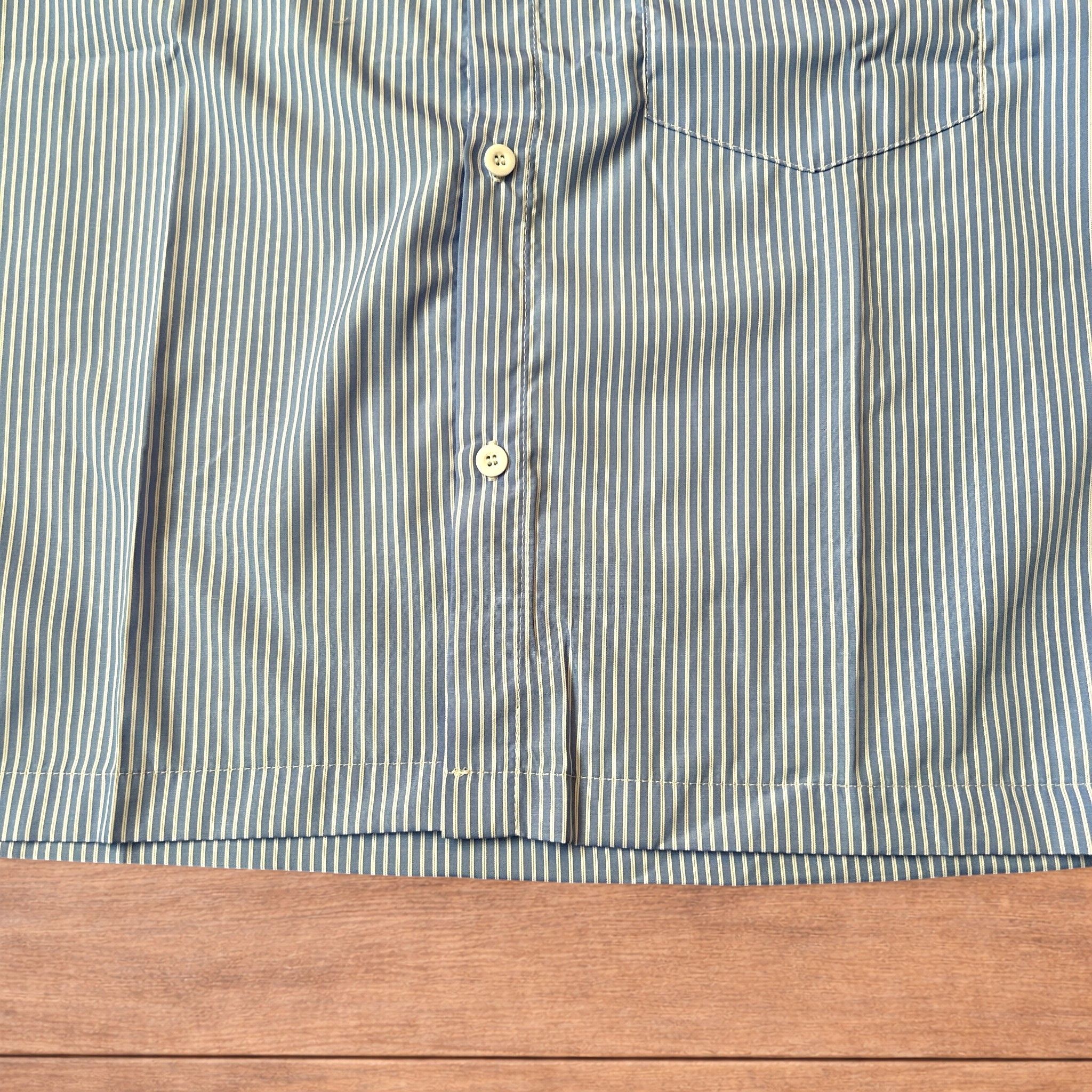 Japanese Brand Striped lightweight short sleeve button shirt in blue/white. Size US L / EU 52-54 / 3 - 4 Thumbnail