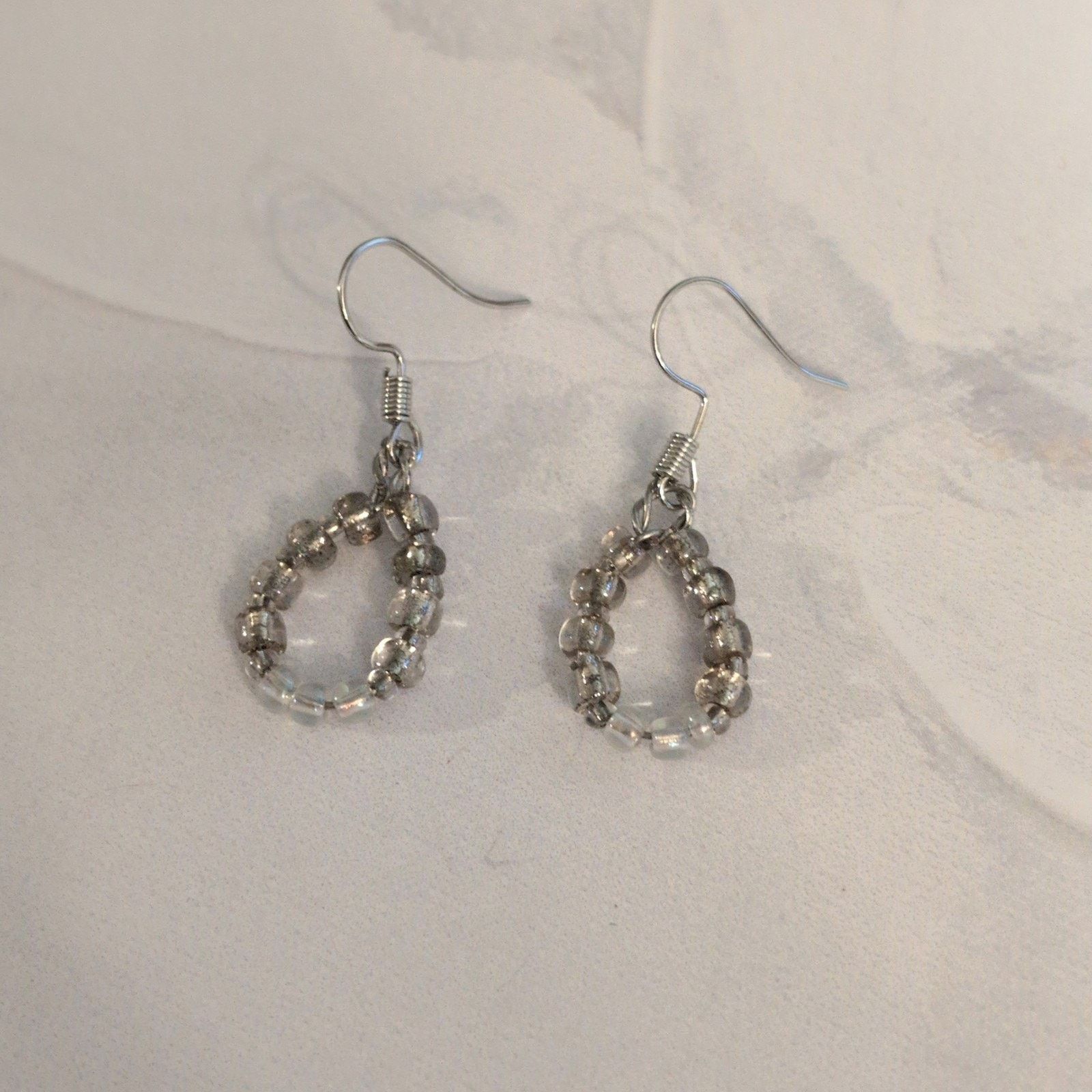 Vintage Dainty VTG 1980 Silver-Tone Teardrop Beaded Loop Earrings Size ONE SIZE - 4 Thumbnail