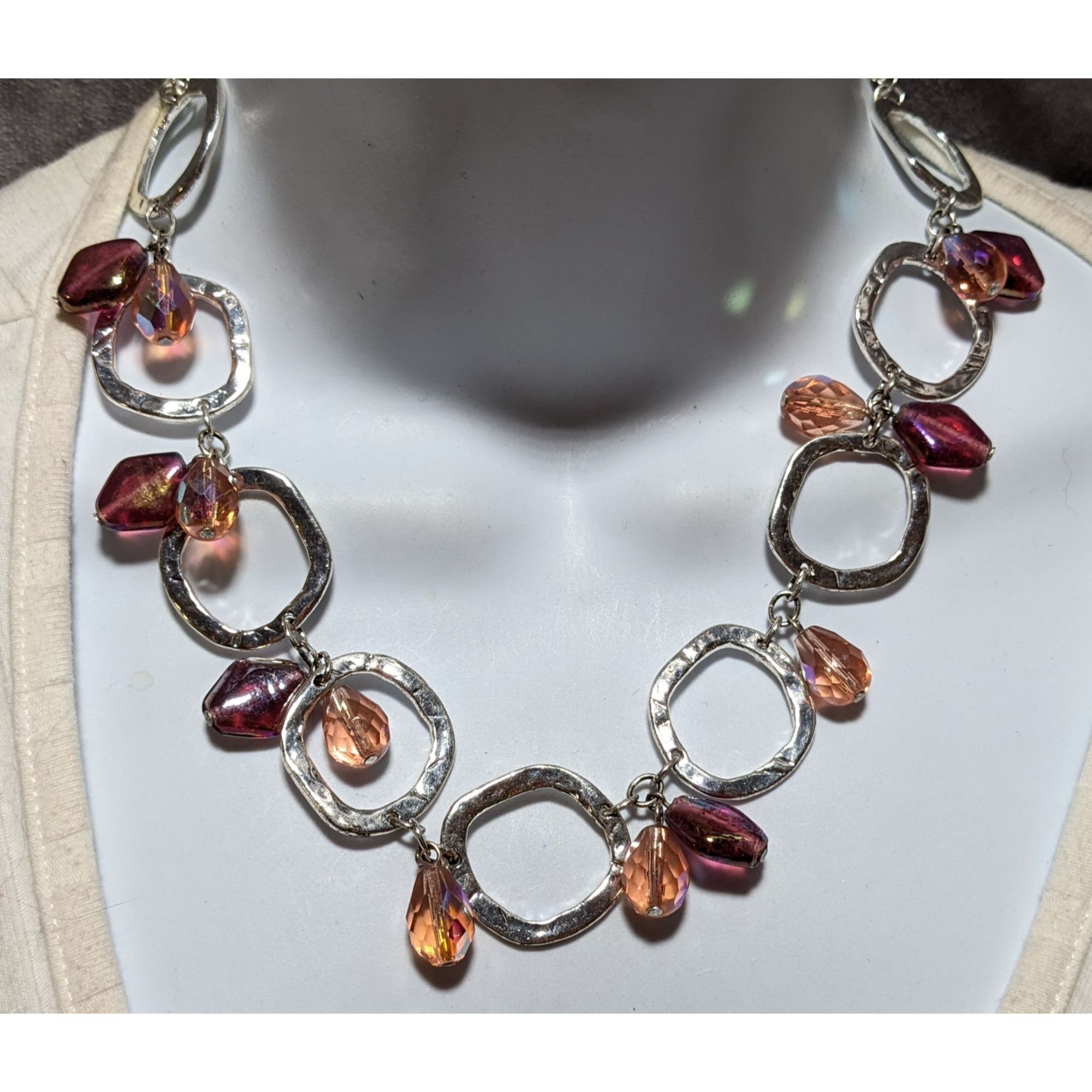 Other Pink And Silver Abstract Link Beaded Necklace Size ONE SIZE - 5 Thumbnail
