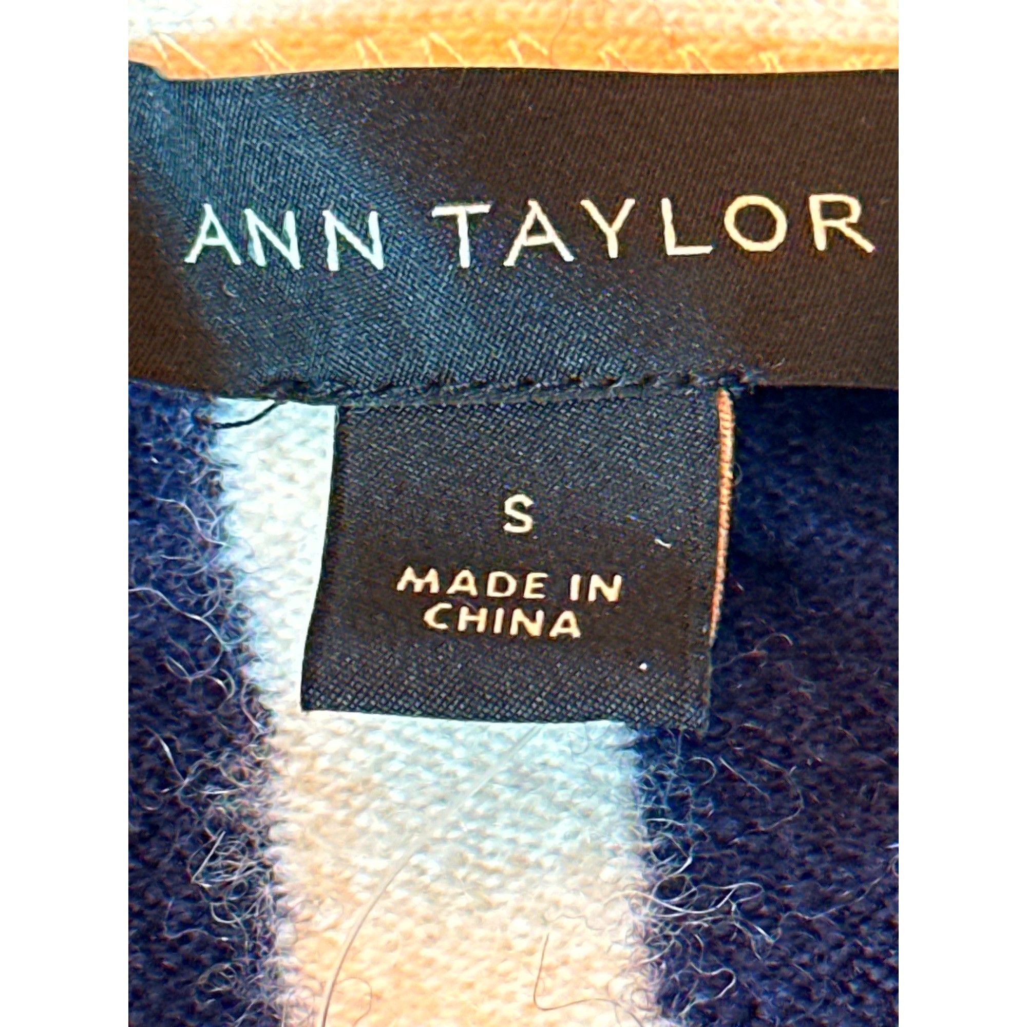 Ann Taylor Ann Taylor Womens Striped Block Style Sweater Small Navy Wh Size S / US 4 / IT 40 - 6 Thumbnail