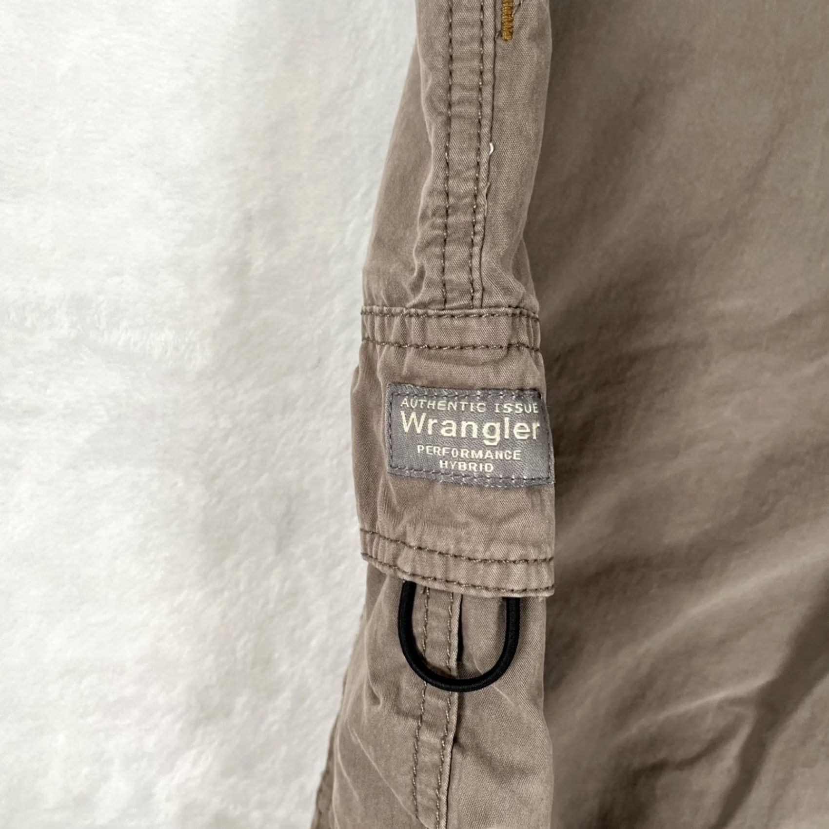 Wrangler VINTAGE Wrangler Shorts Mens 32 Brown Cargo Nylon Blend 9 Inseam Utility Y2K Size US 32 / EU 48 - 3 Thumbnail