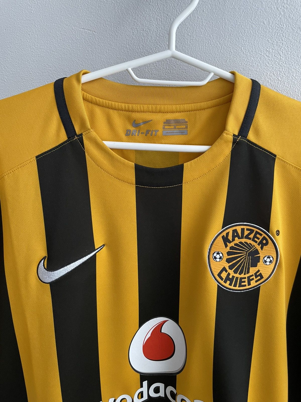 Nike Kaizer Chiefs 2015 2016 Home Shirt Football Soccer Jersey Size US M / EU 48-50 / 2 - 11 Thumbnail