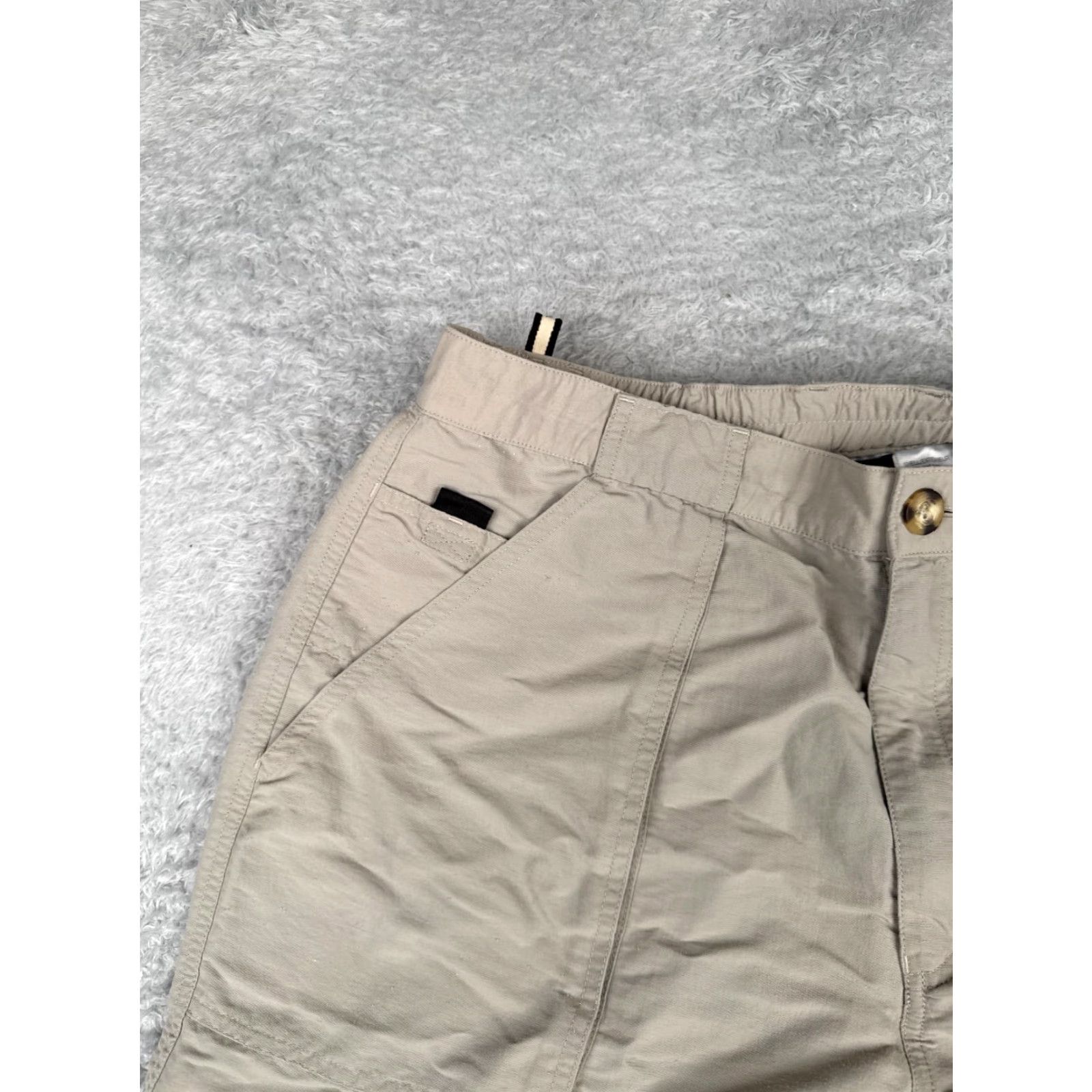 The North Face The North Face Men Shorts Regular Beige 7 in Inseam Nylon Polyester Casual Travel Cargo Pocket Zip Logo Belted Read Size US 33 - 4 Thumbnail