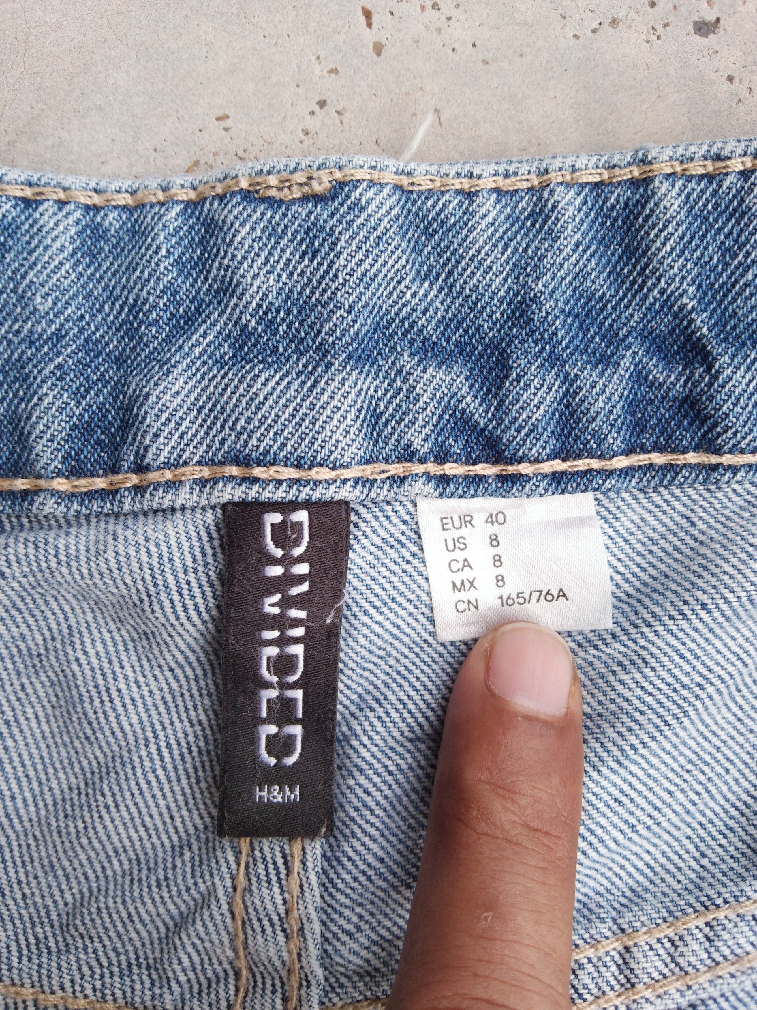 H&M Hennes & Mauritz Distressed Loose Baggy Jeans 31x29 Size US 31 - 6 Thumbnail