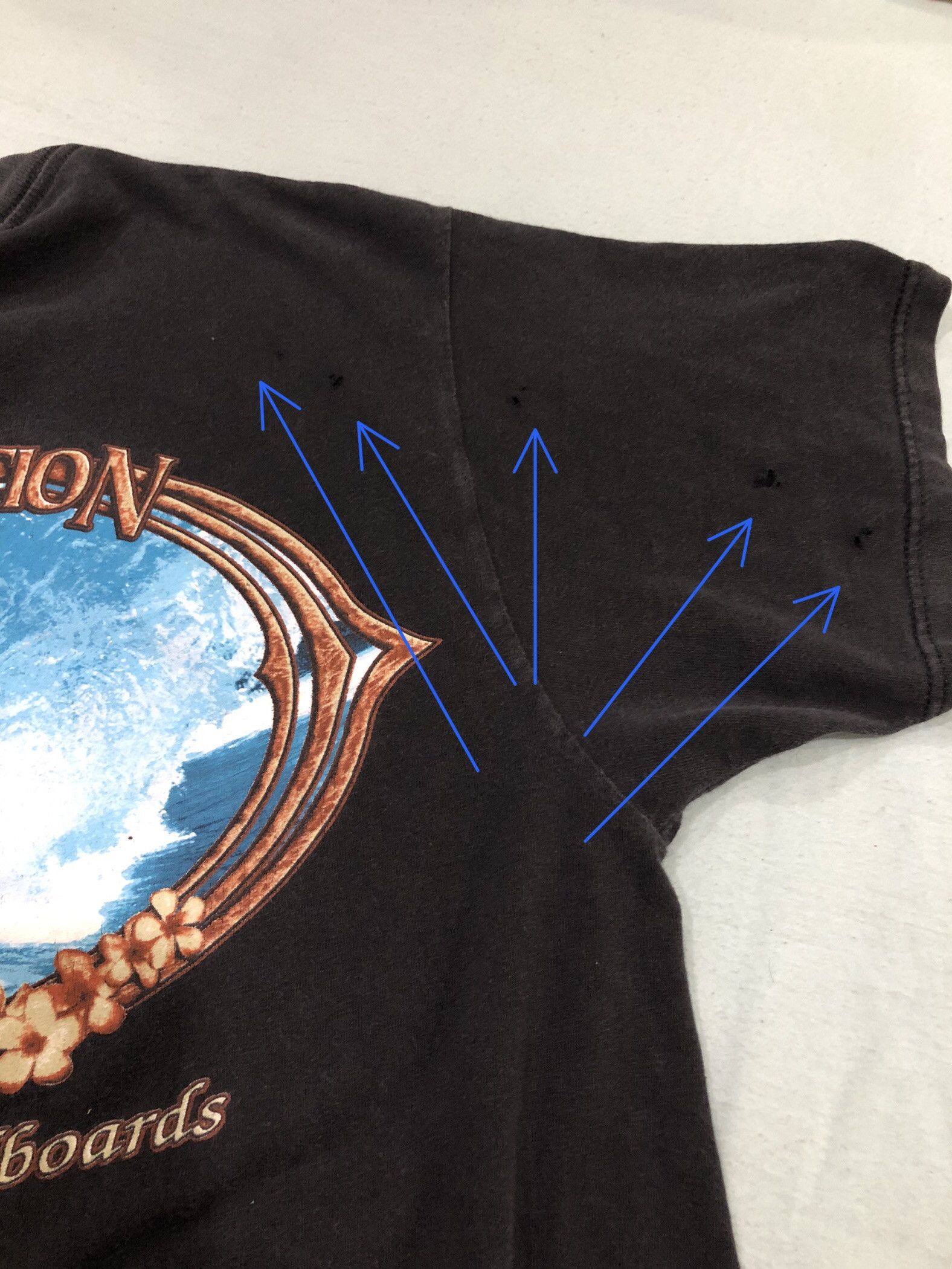 Vintage Vintage Worn 90s Local Motion Hawaiian Surfboards Tshirt Size US M / EU 48-50 / 2 - 10 Thumbnail