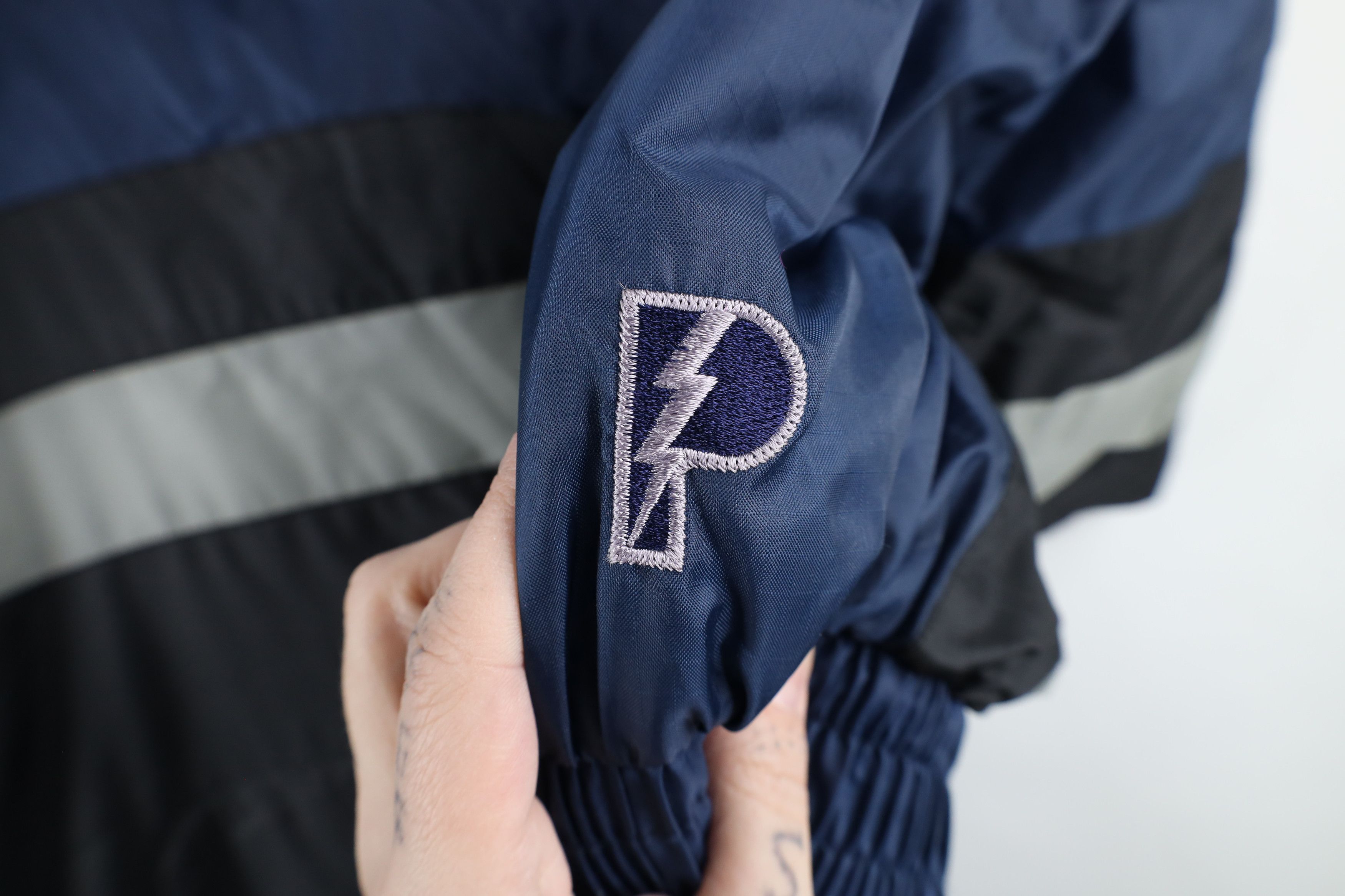 Vintage Vintage 90s Dallas Cowboys Football Quilted Puffer Jacket Size US XL / EU 56 / 4 - 8 Thumbnail